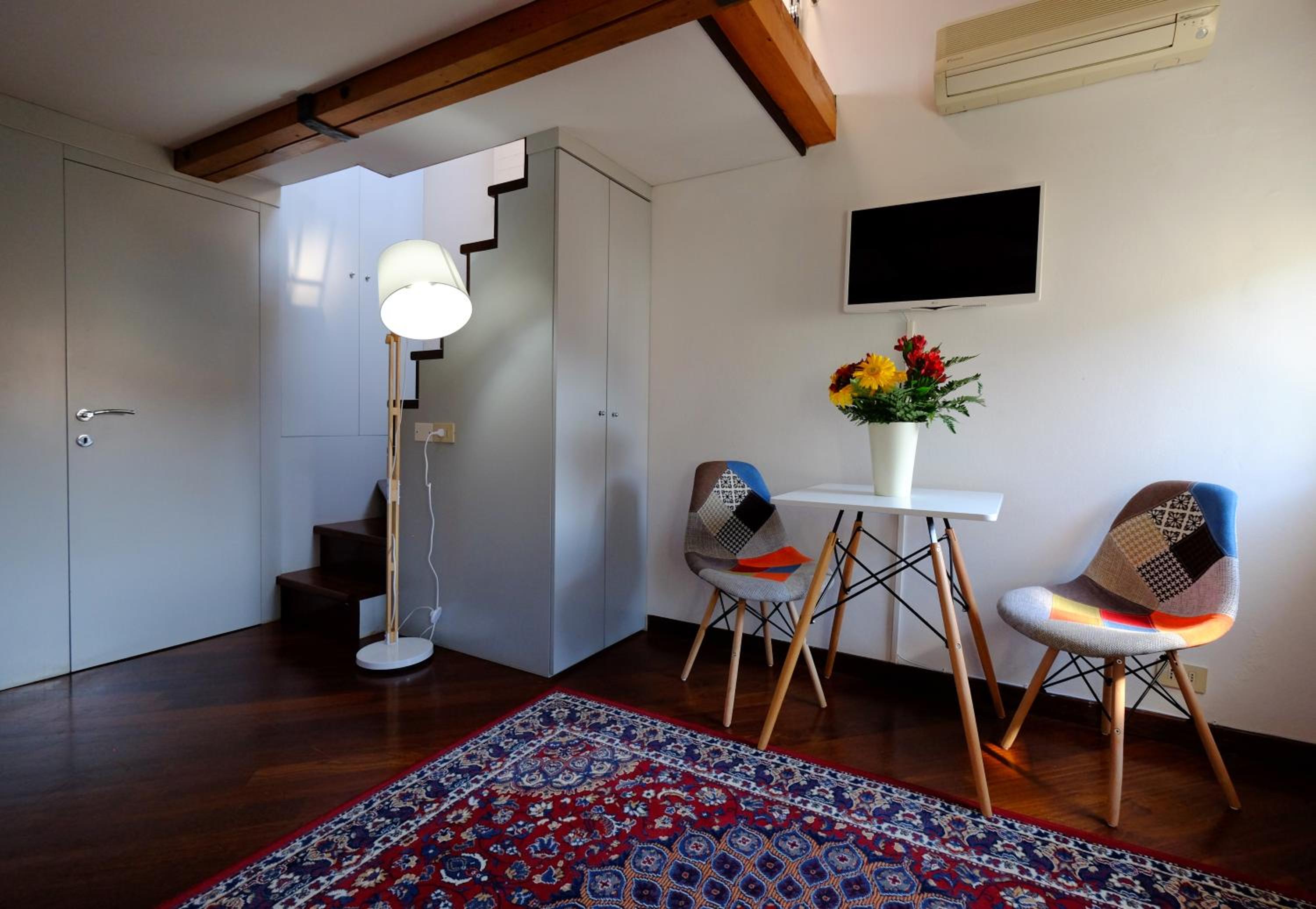 One-Bedroom Apartment photo 3