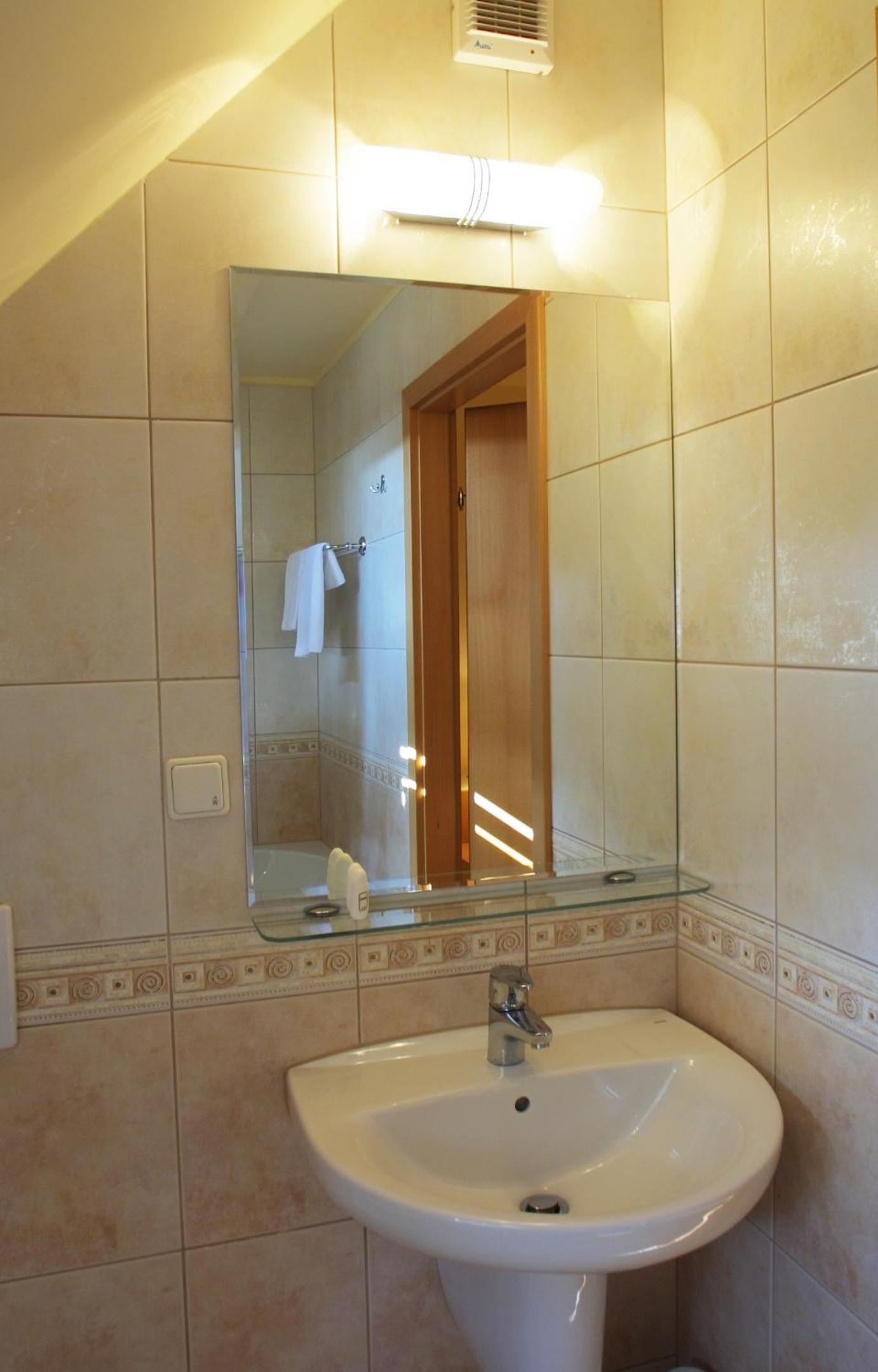 Single Room photo 3