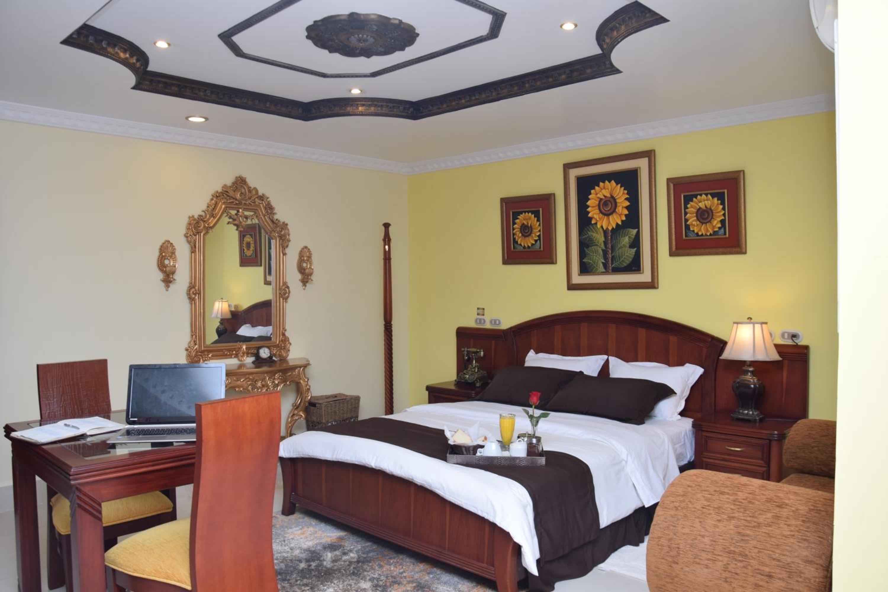 Suite photo 1