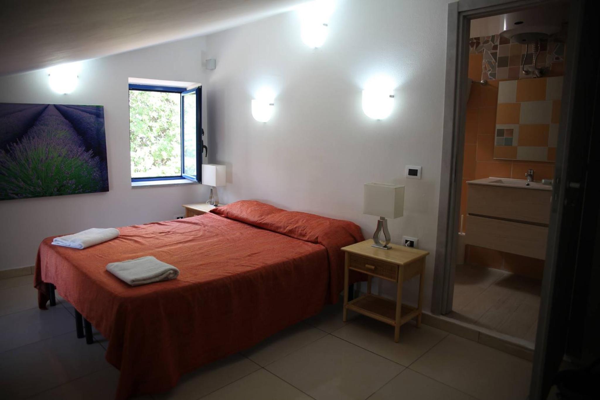 Apartment - Split Level - Photo 32
