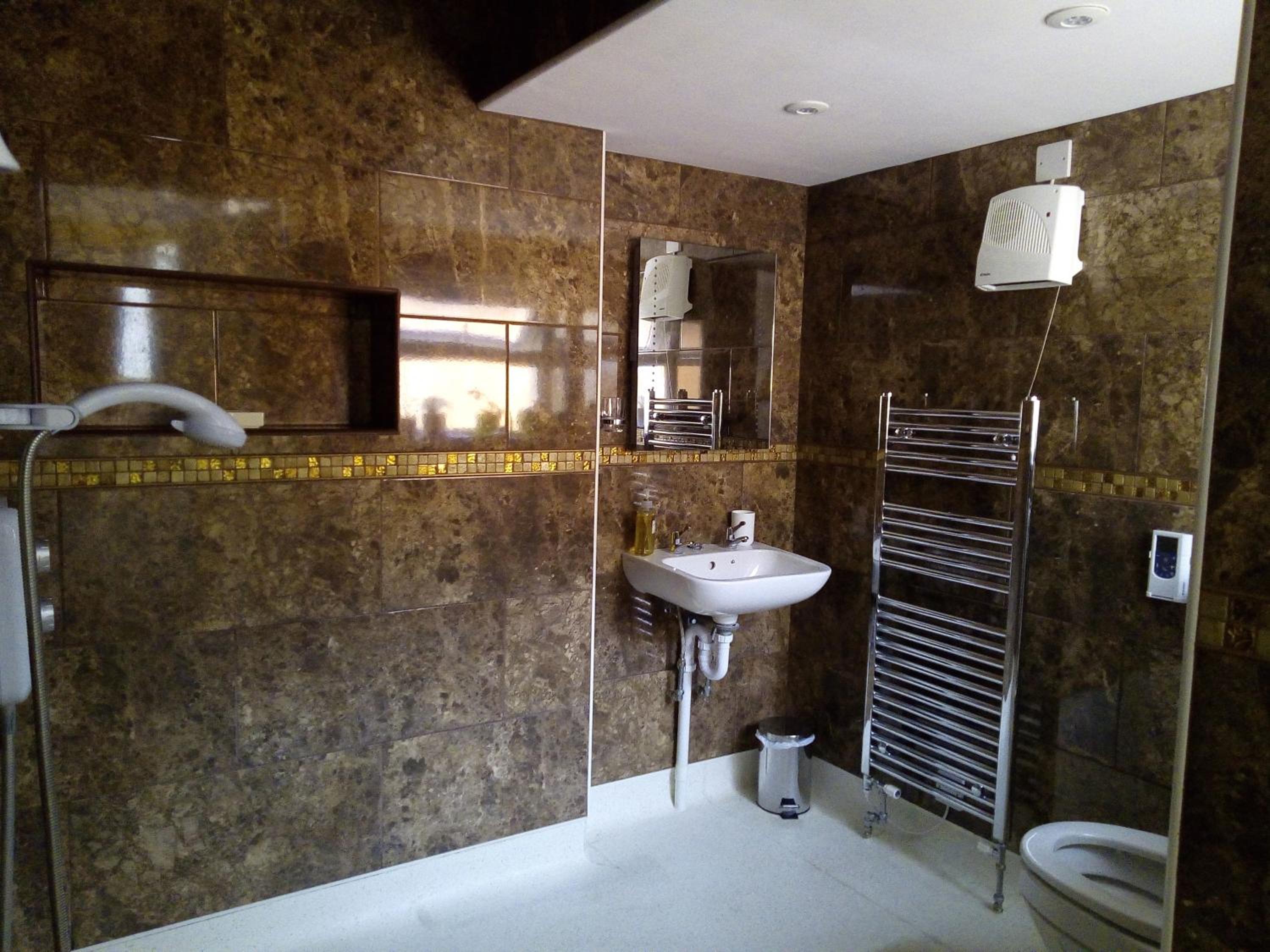 Deluxe Double Room with Shower photo 3