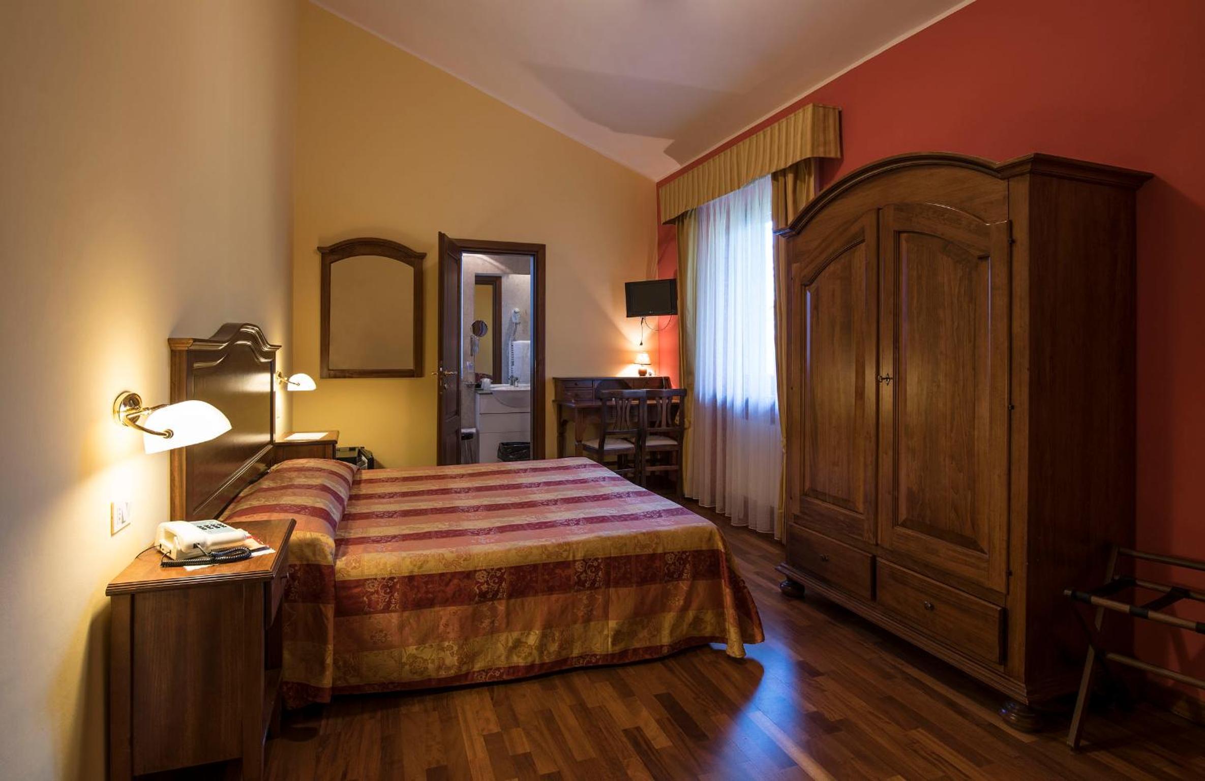 Triple Room - Photo 5