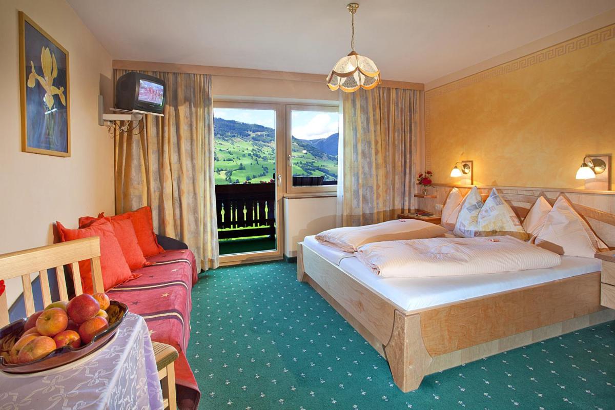 Triple Room with Balcony photo 1