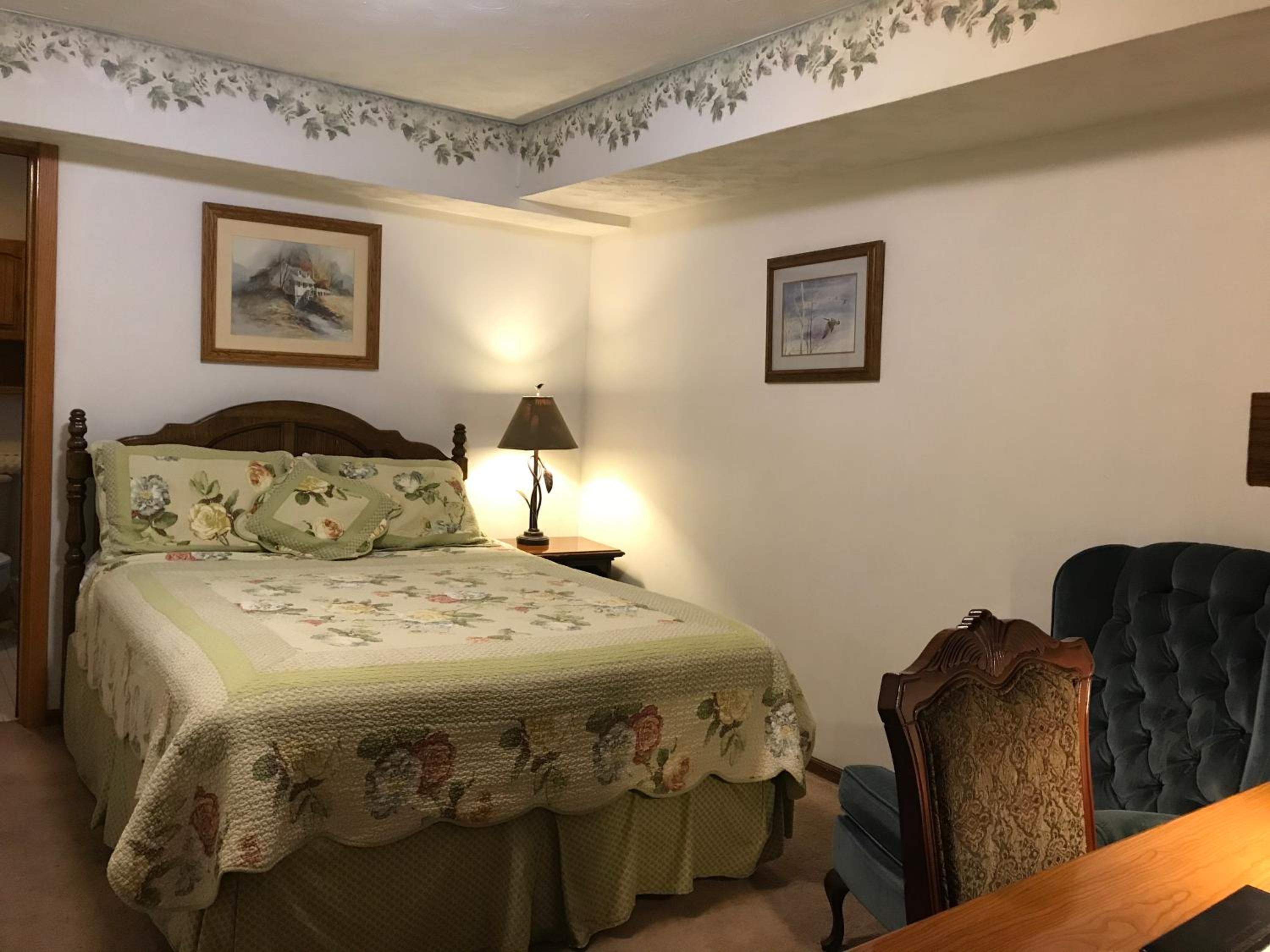 Queen Room with Spa Bath