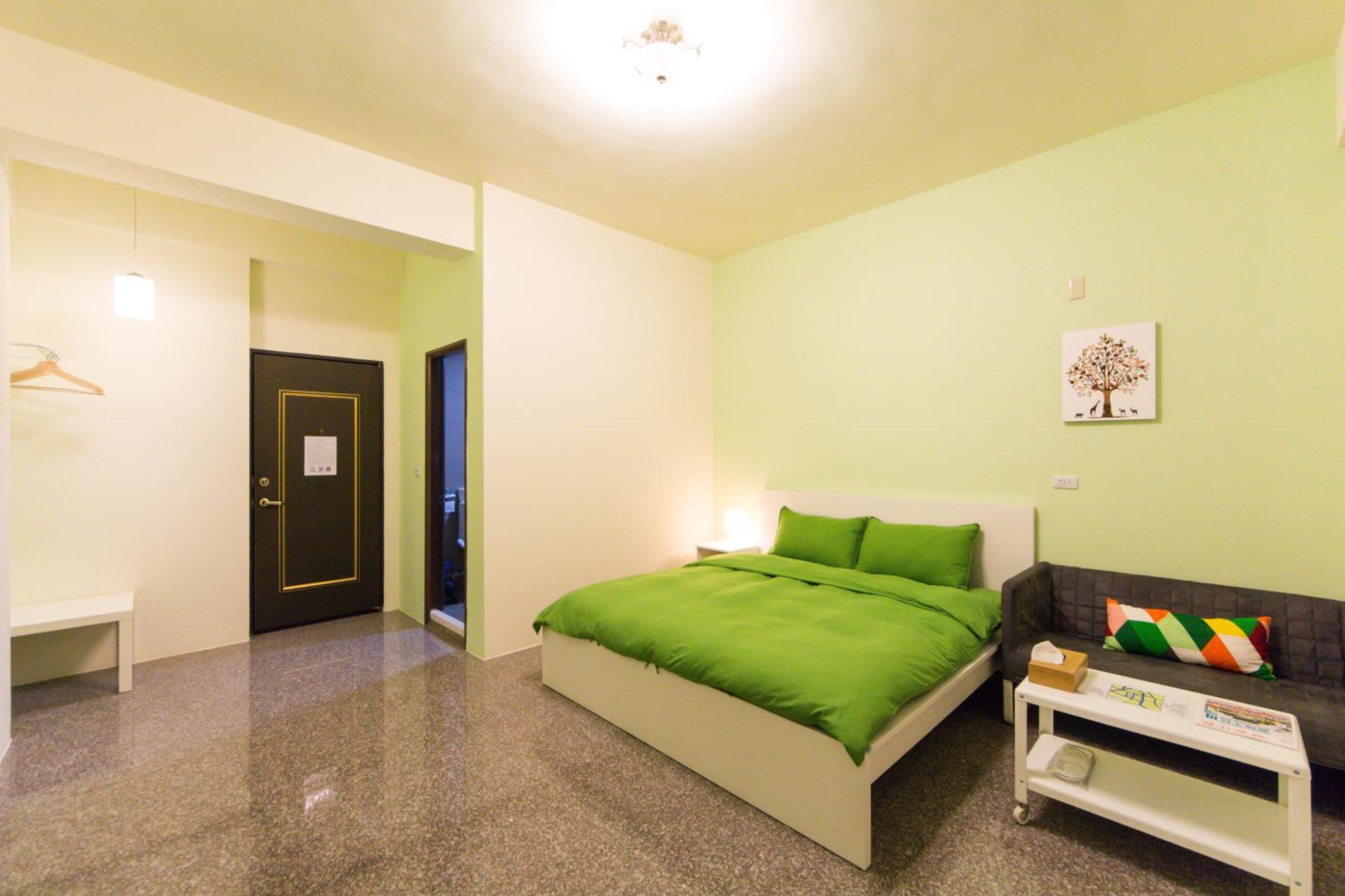 Queen Room photo 3