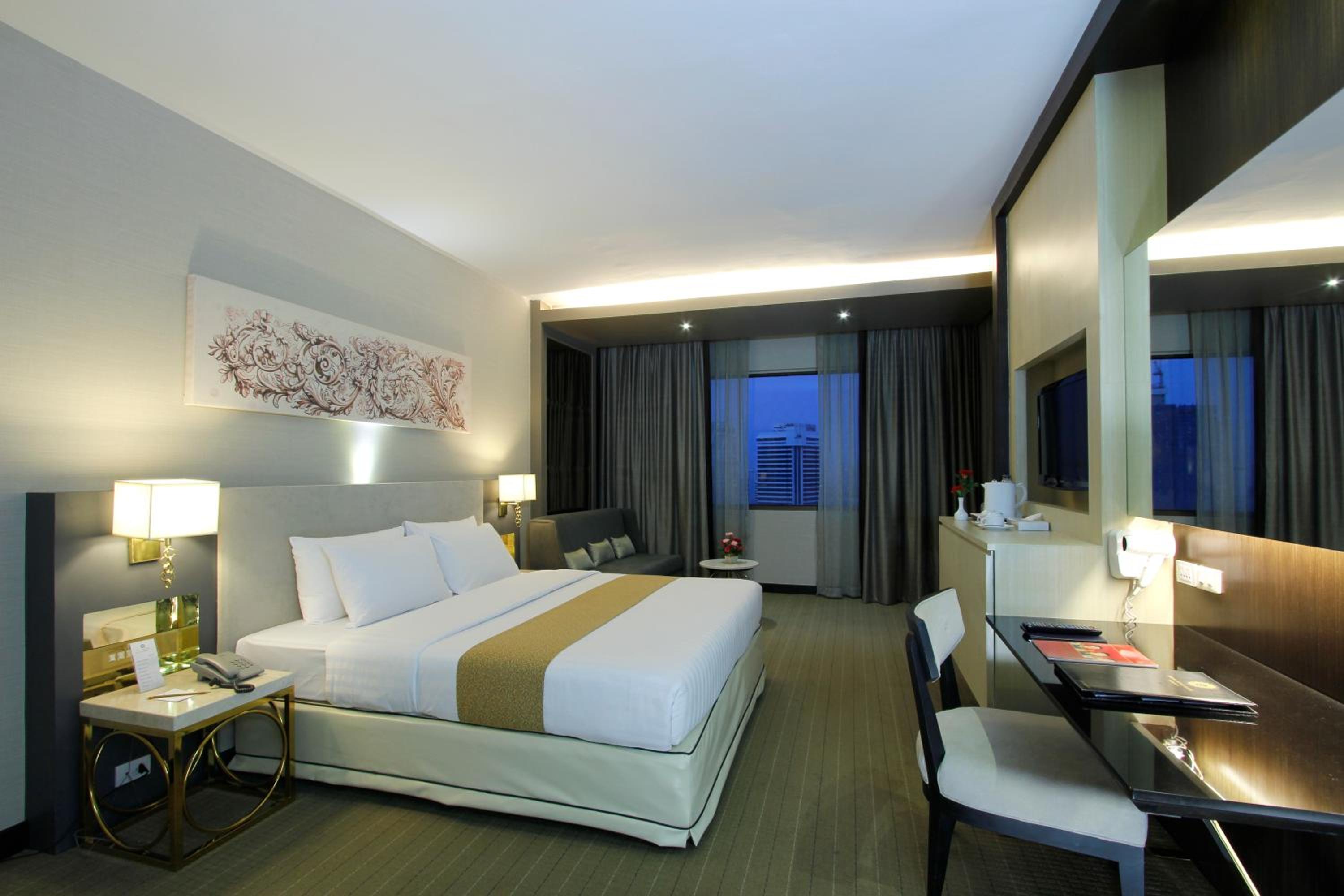 Grand Deluxe High Floor with City View photo 1