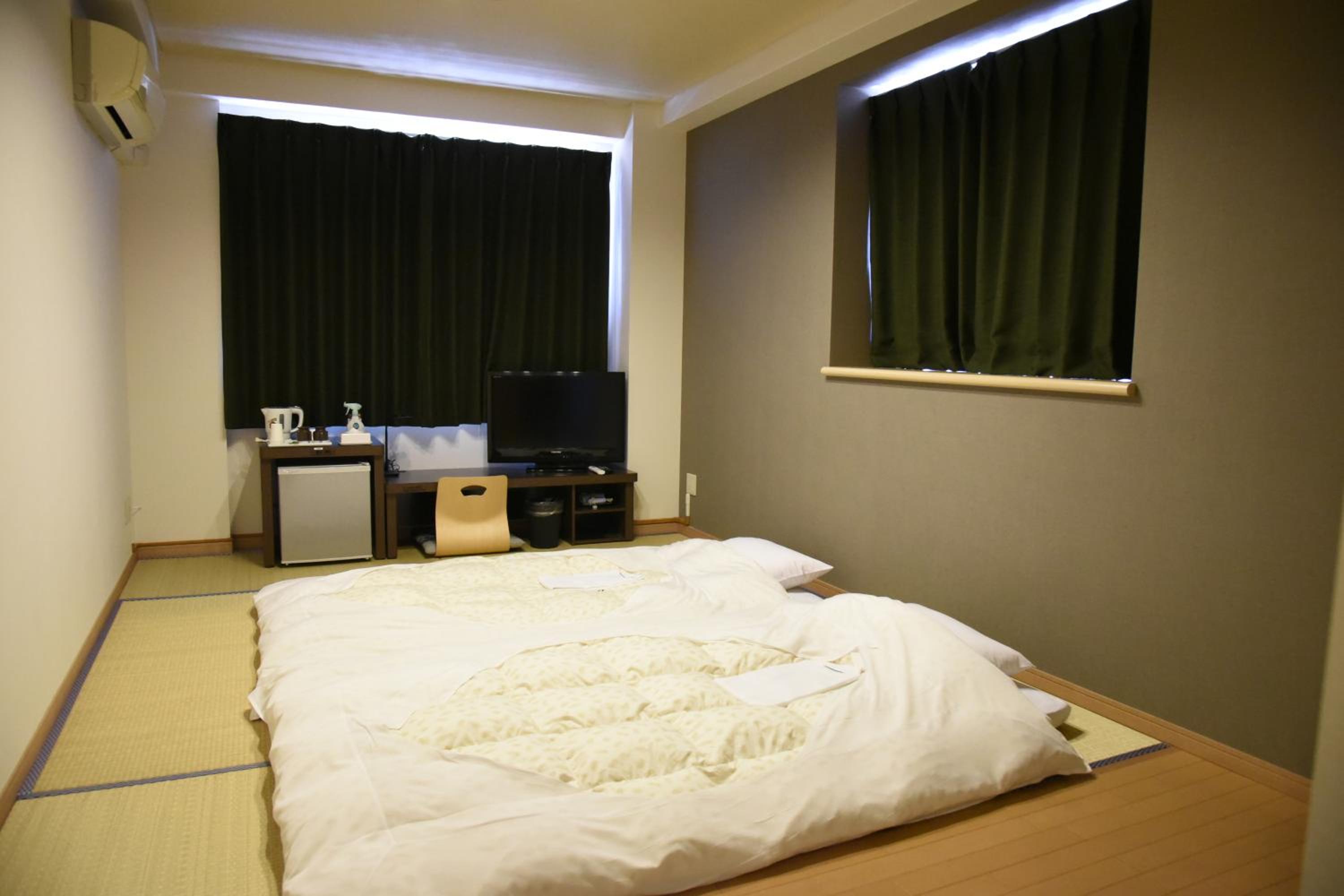 Quadruple Room - Smoking photo 3