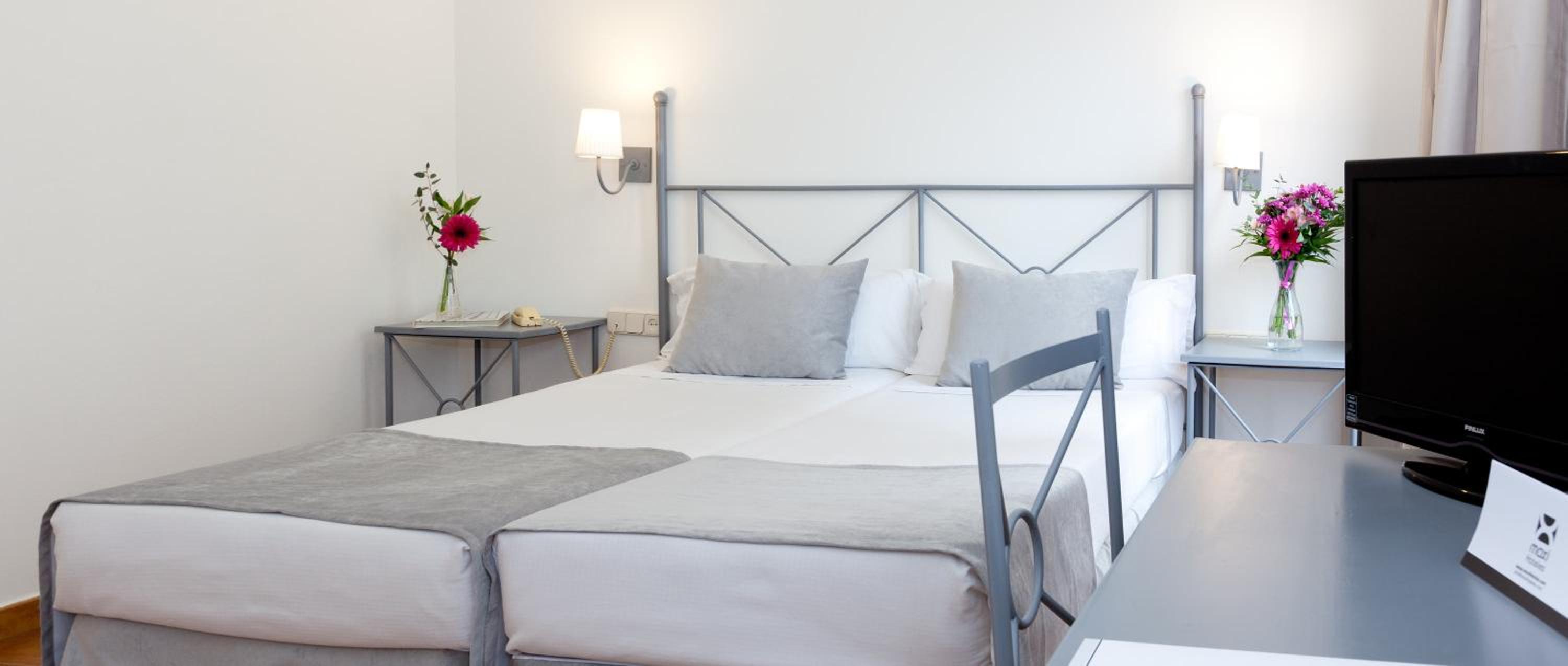 Twin Room - Photo 1