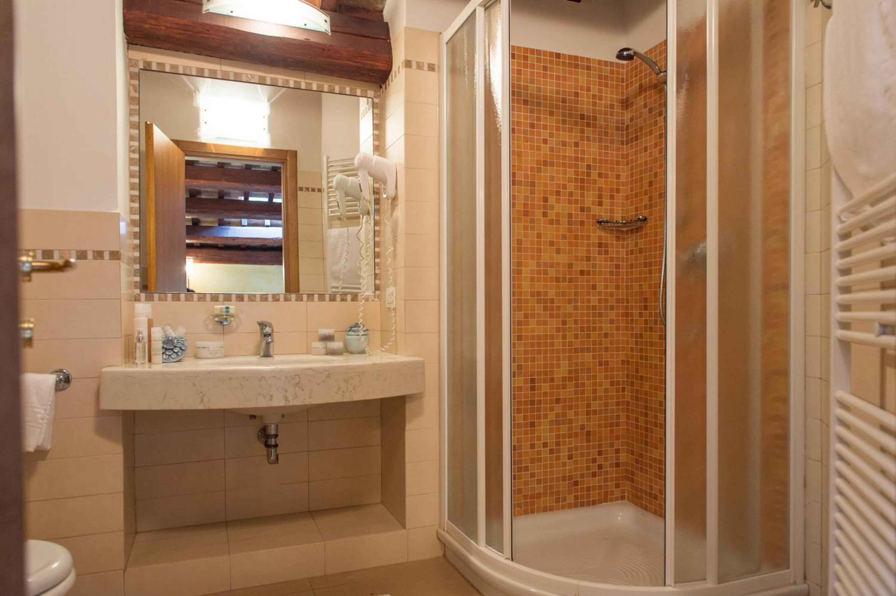 Superior Double or Twin Room photo 3
