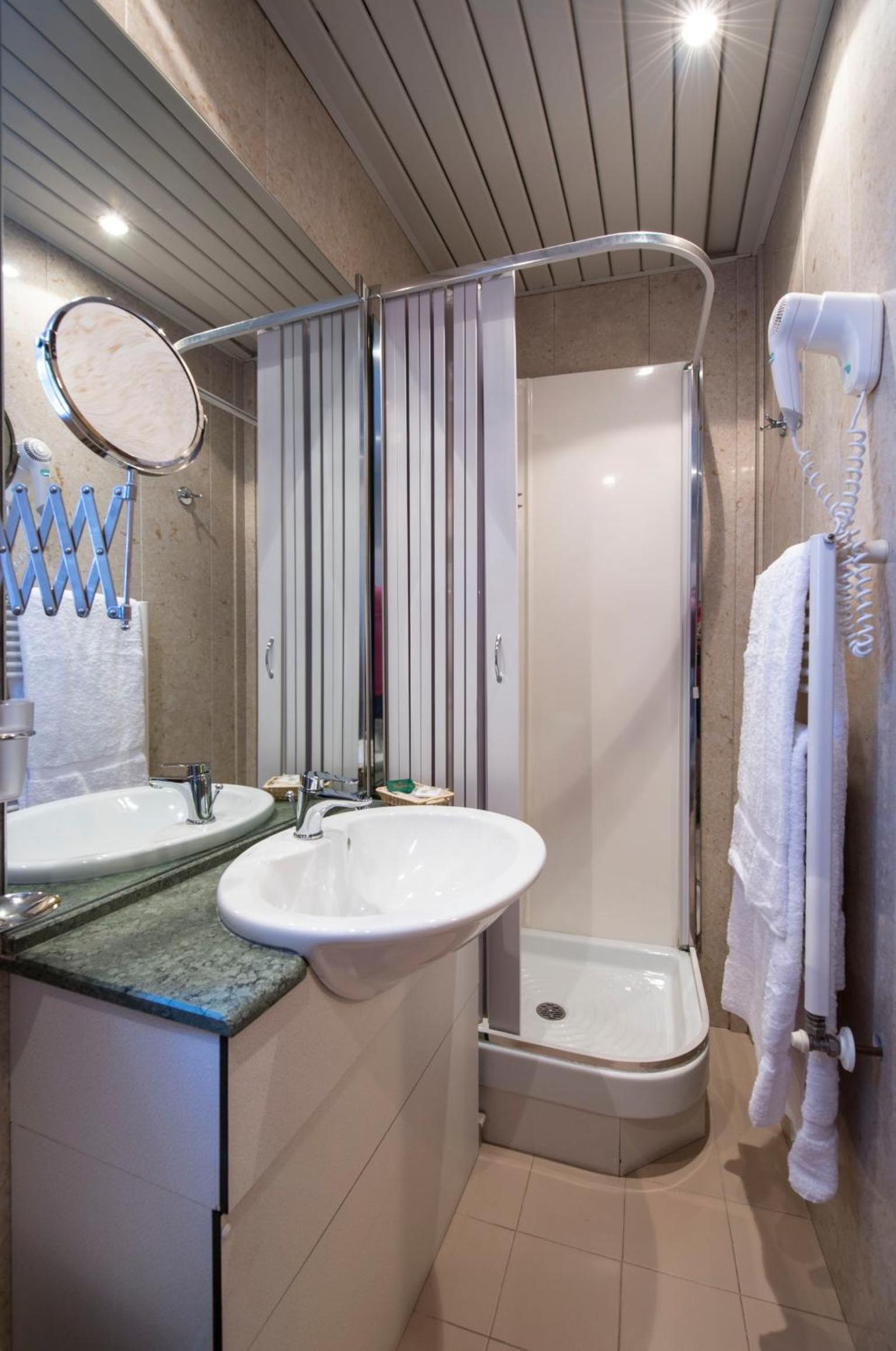 Triple Room - Photo 2