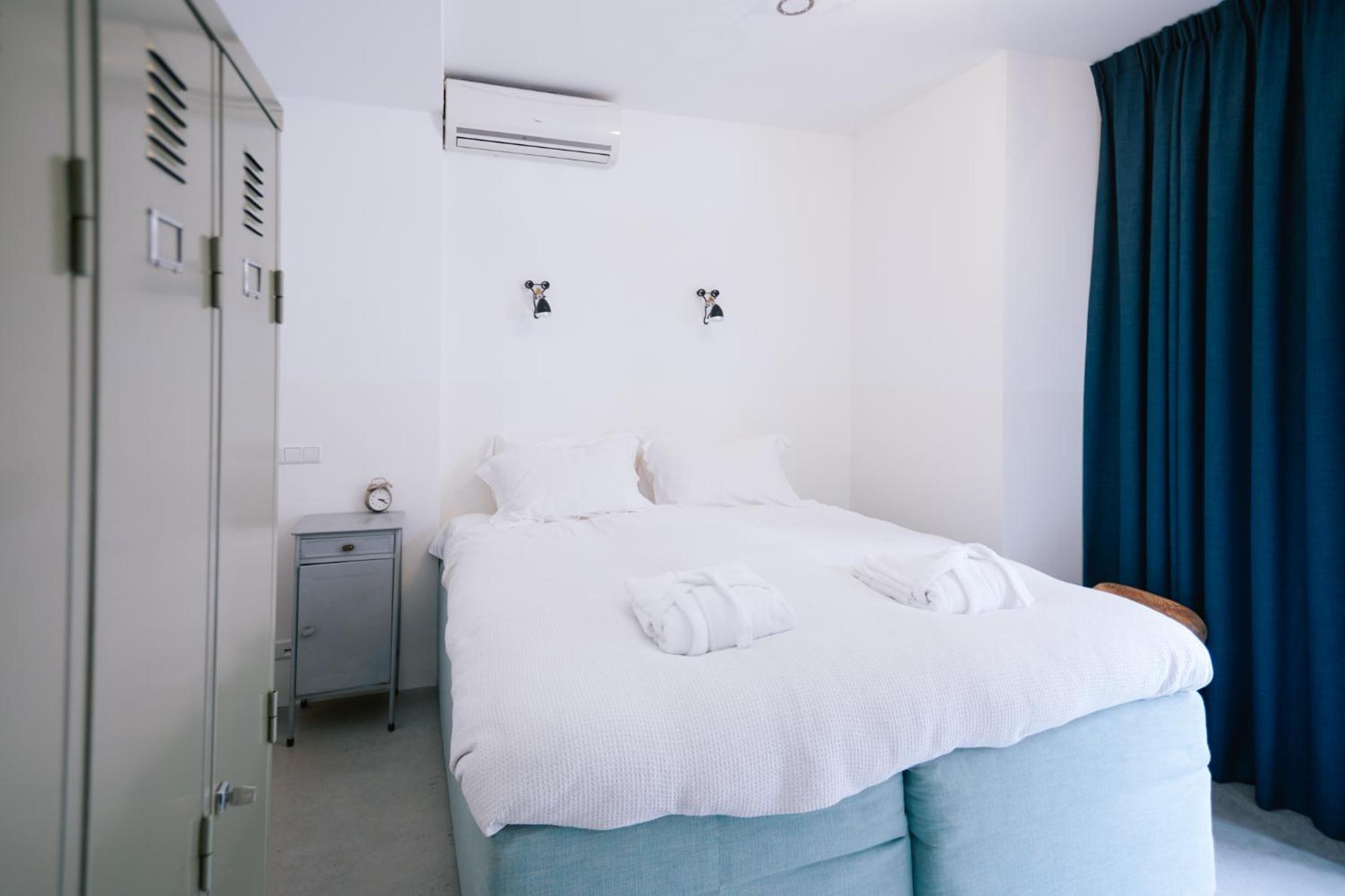 Deluxe King Room - Photo 1