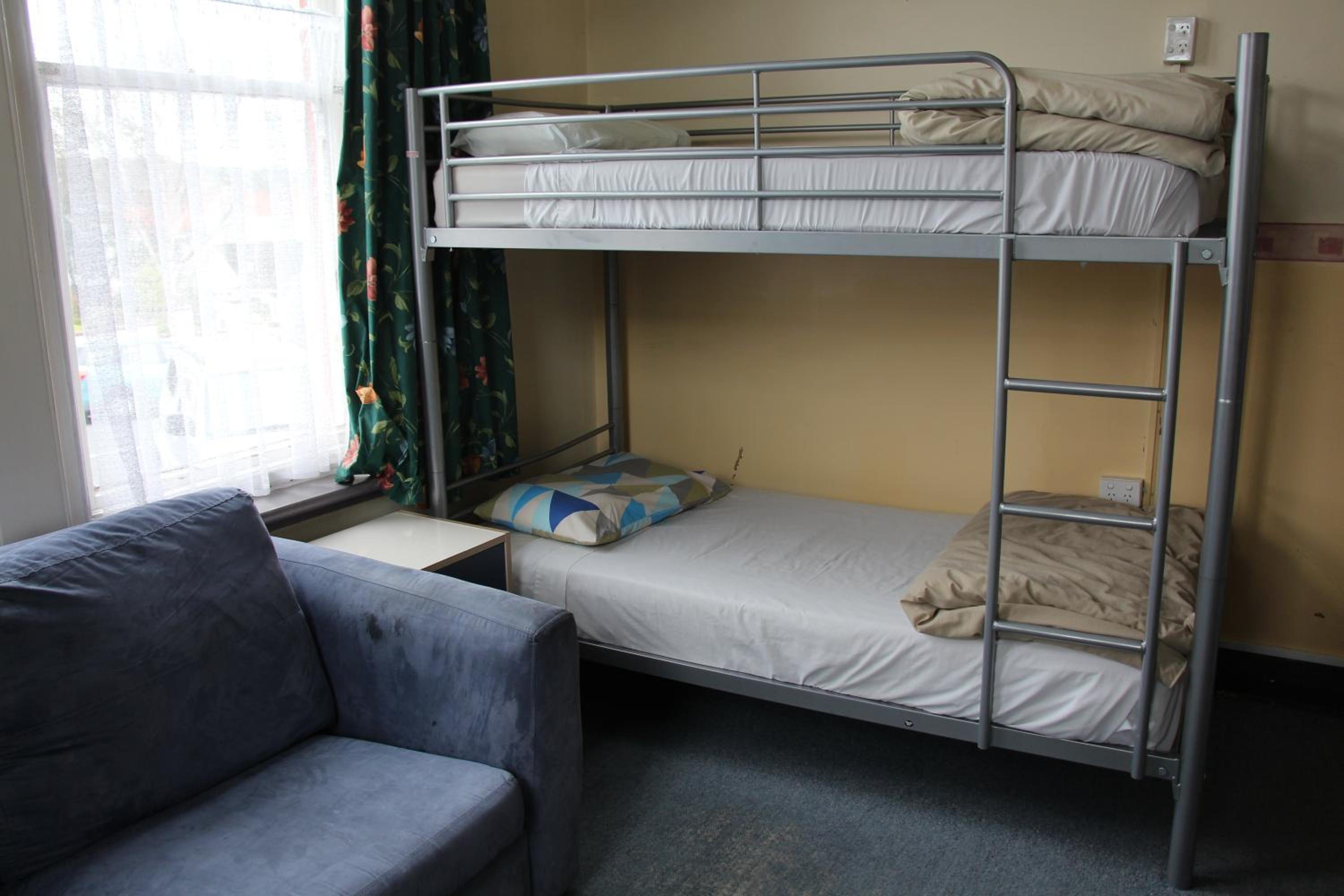 Bed in 4-Bed Mixed Dormitory Room photo 1
