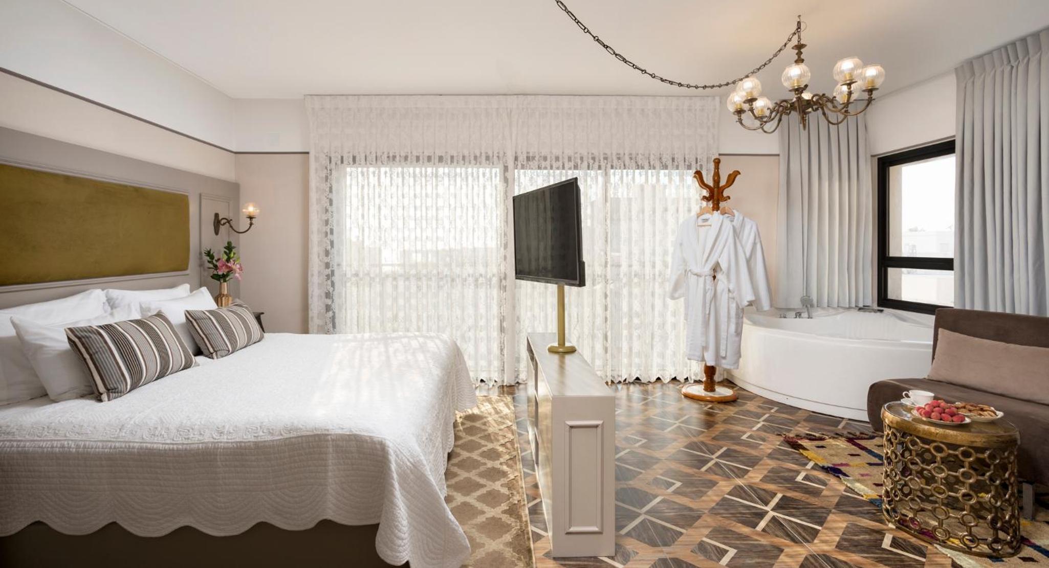 Romantic Suite - Photo 4