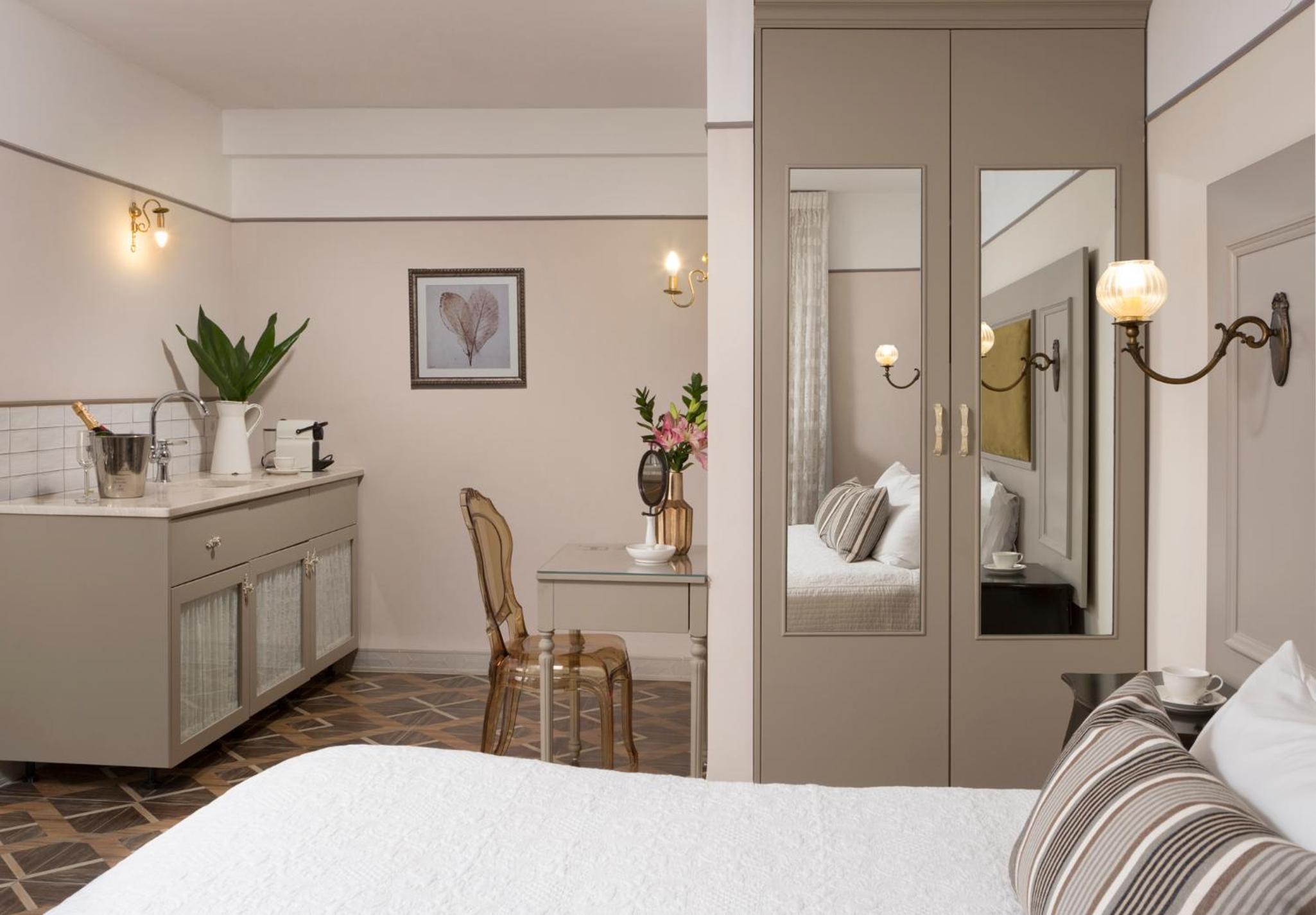 Romantic Suite - Photo 2