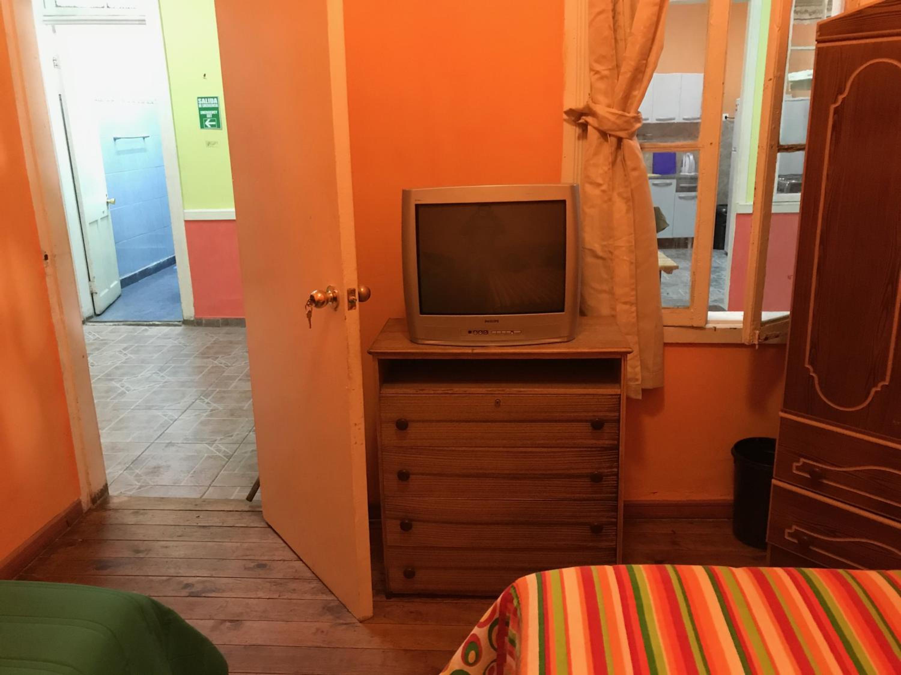 Economy Triple Room with Shared Bathroom photo 2