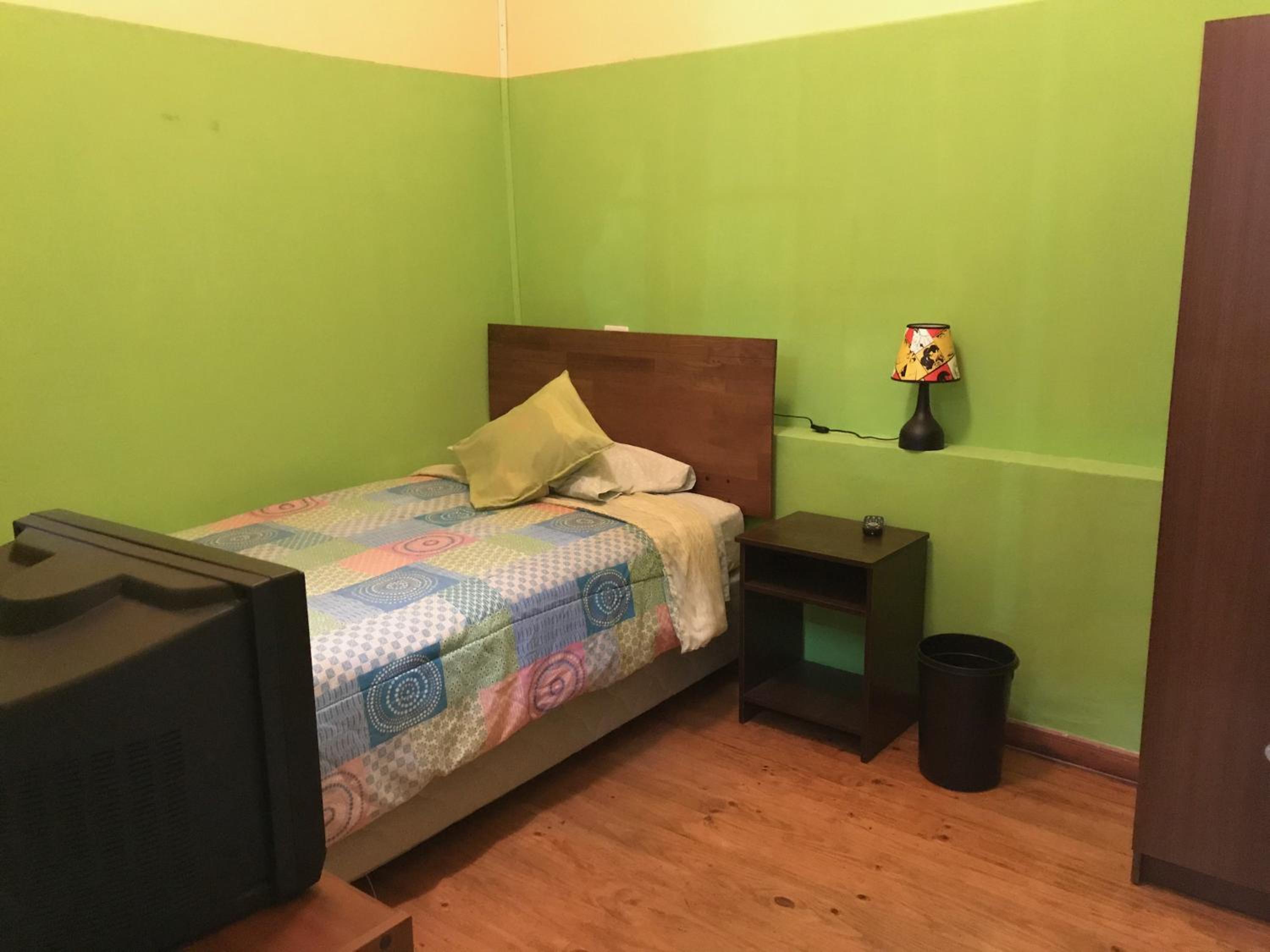 Standard Single Room with Shared Bathroom photo 2