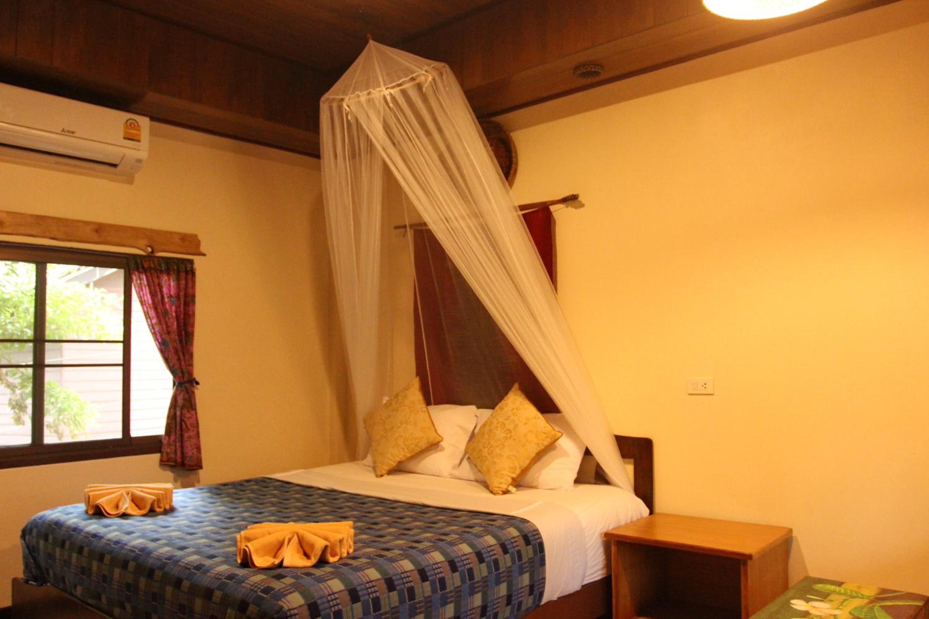 Deluxe Double Room with Air-Conditioning photo 2