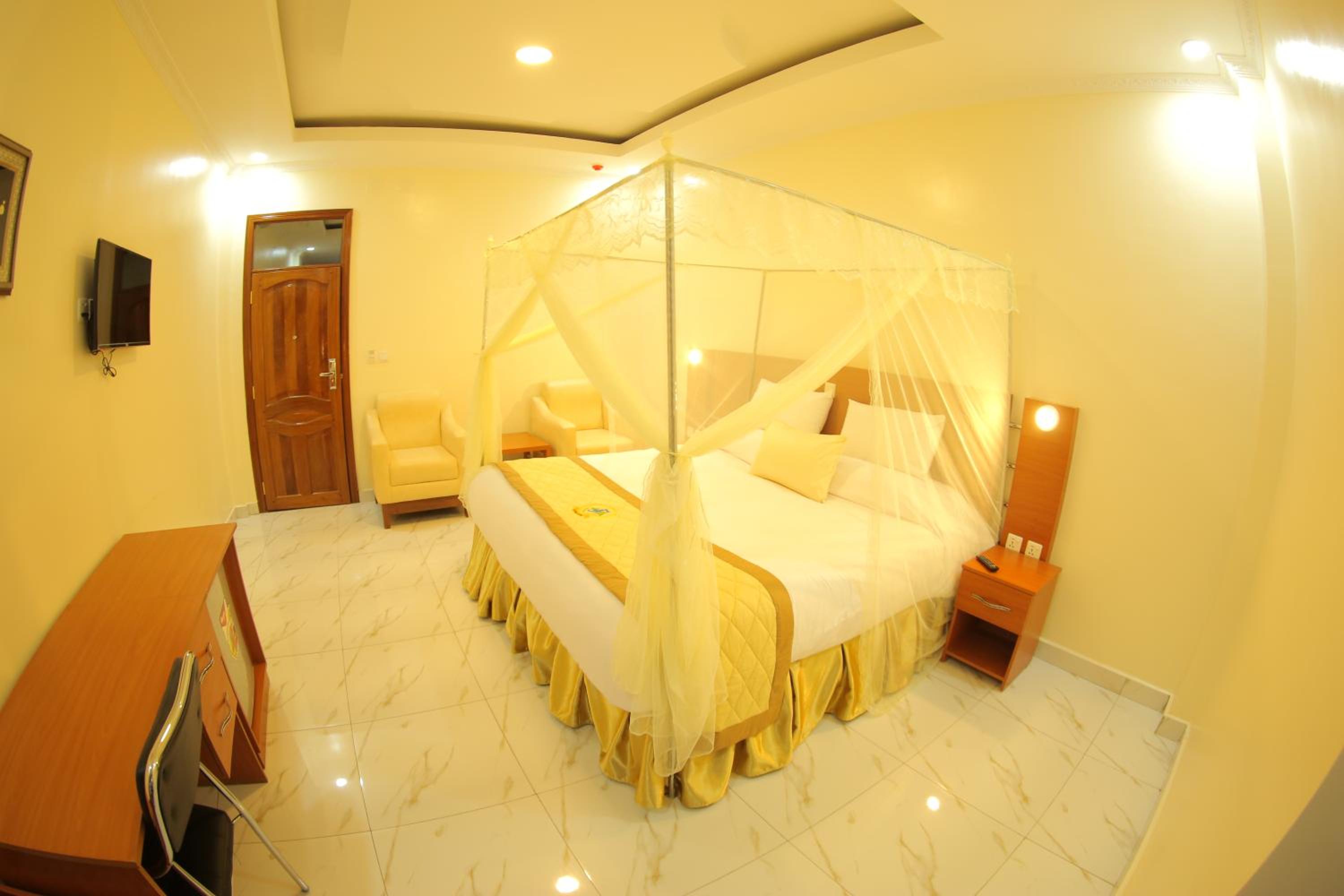 Deluxe Suite photo 2