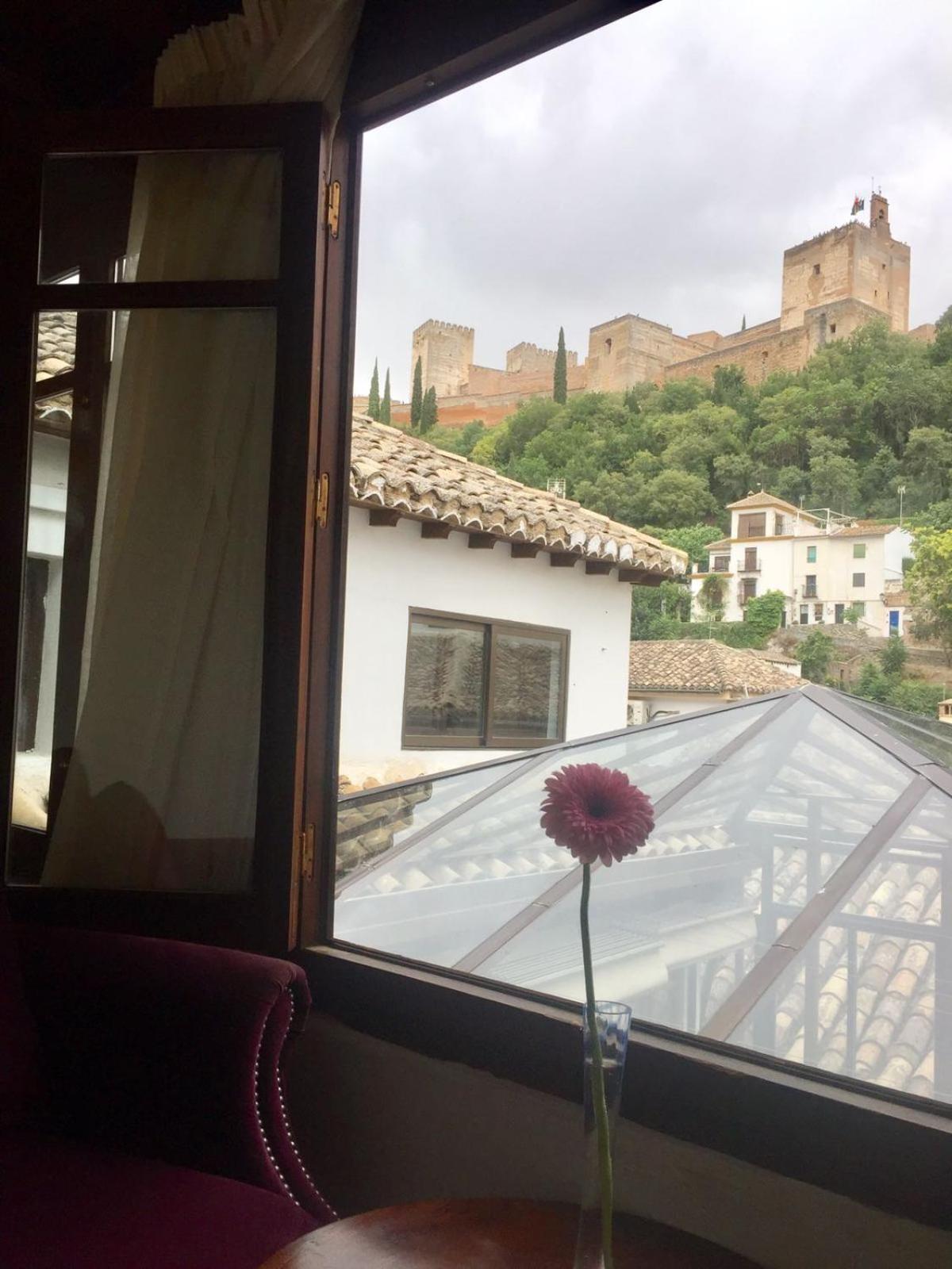 Double or Twin Room with Alhambra Views - Photo 4