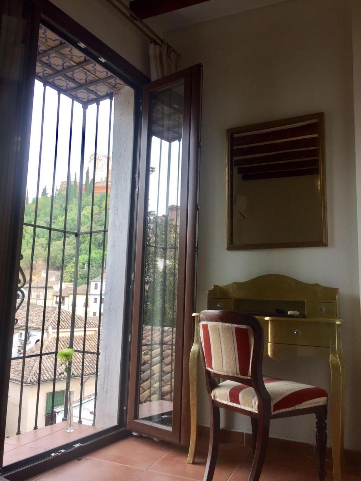 Double or Twin Room with Alhambra Views - Photo 3