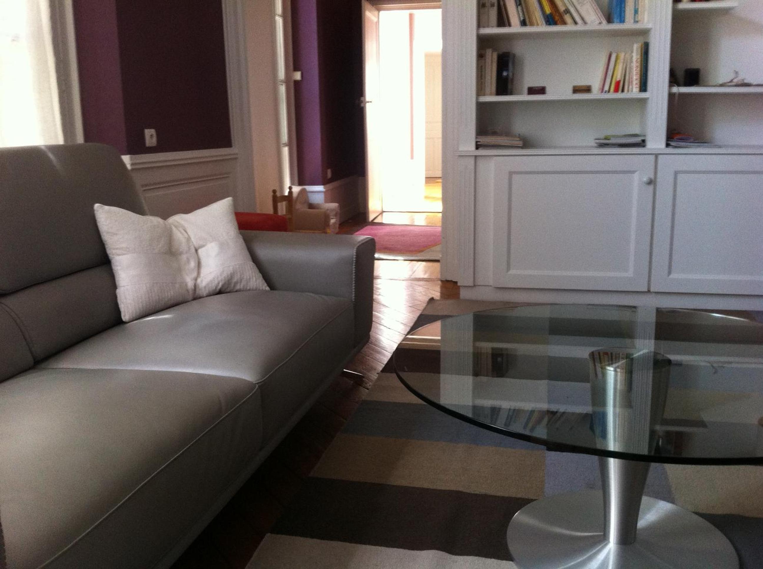 Five-Bedroom Apartment - Photo 12