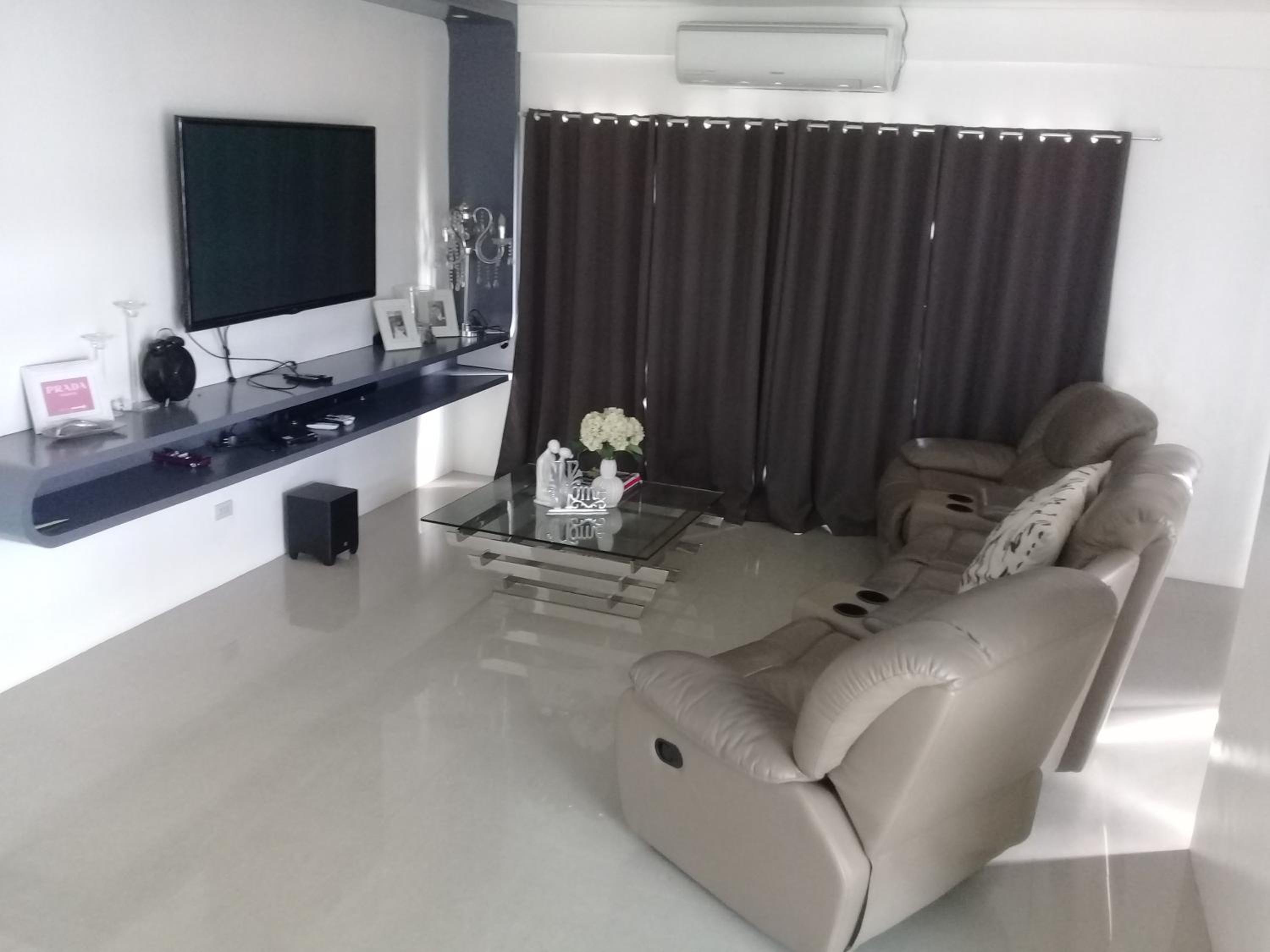 Four-Bedroom House photo 2