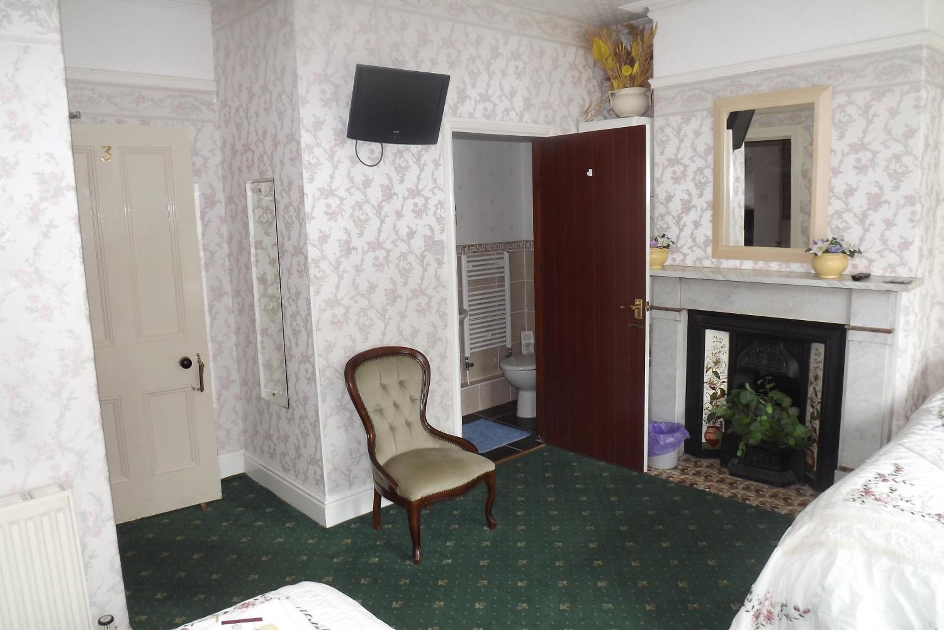 Family Room photo 3