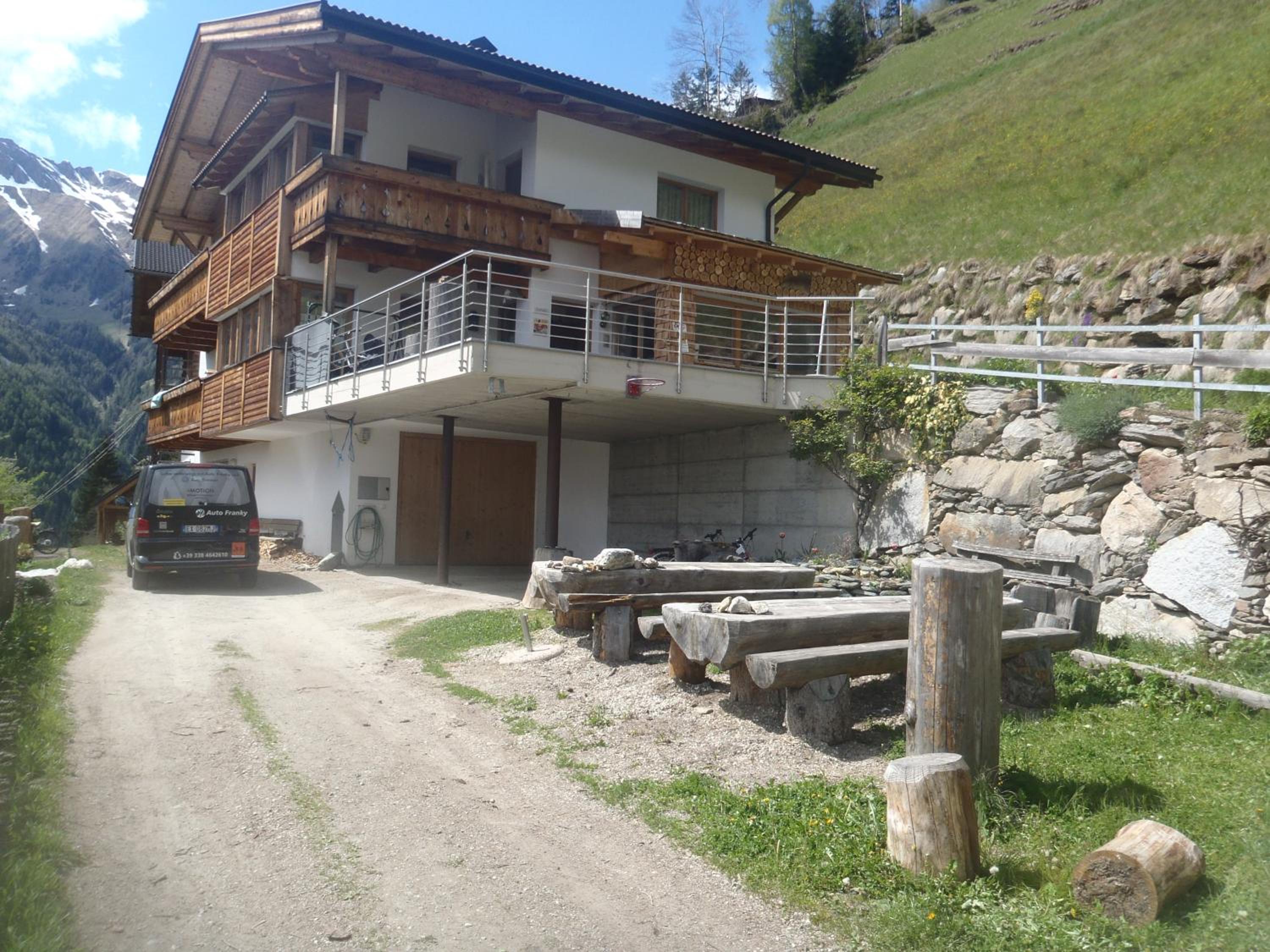 Apartment with Balcony - Photo 9