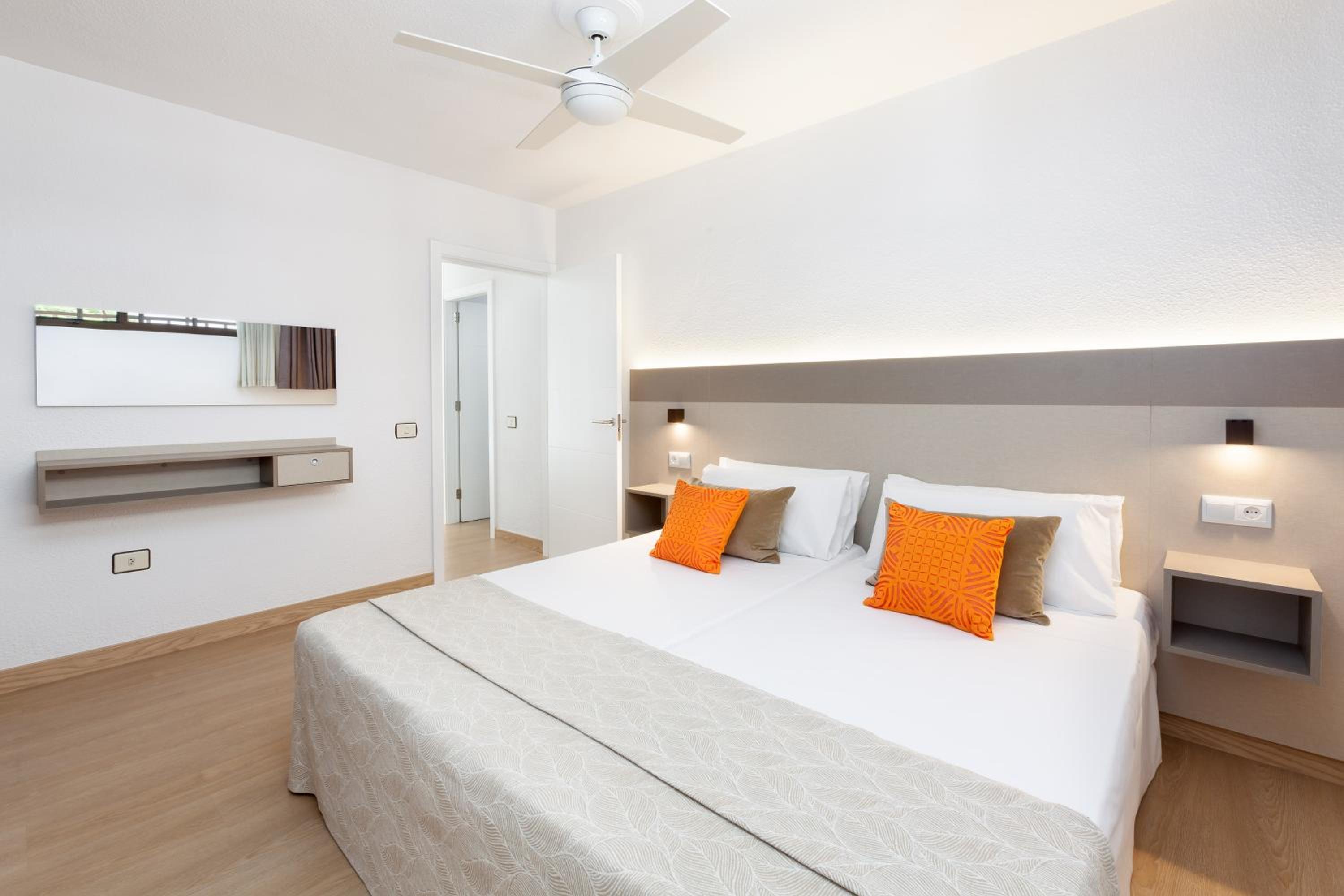 Apartment (4 Adults) - Photo 3