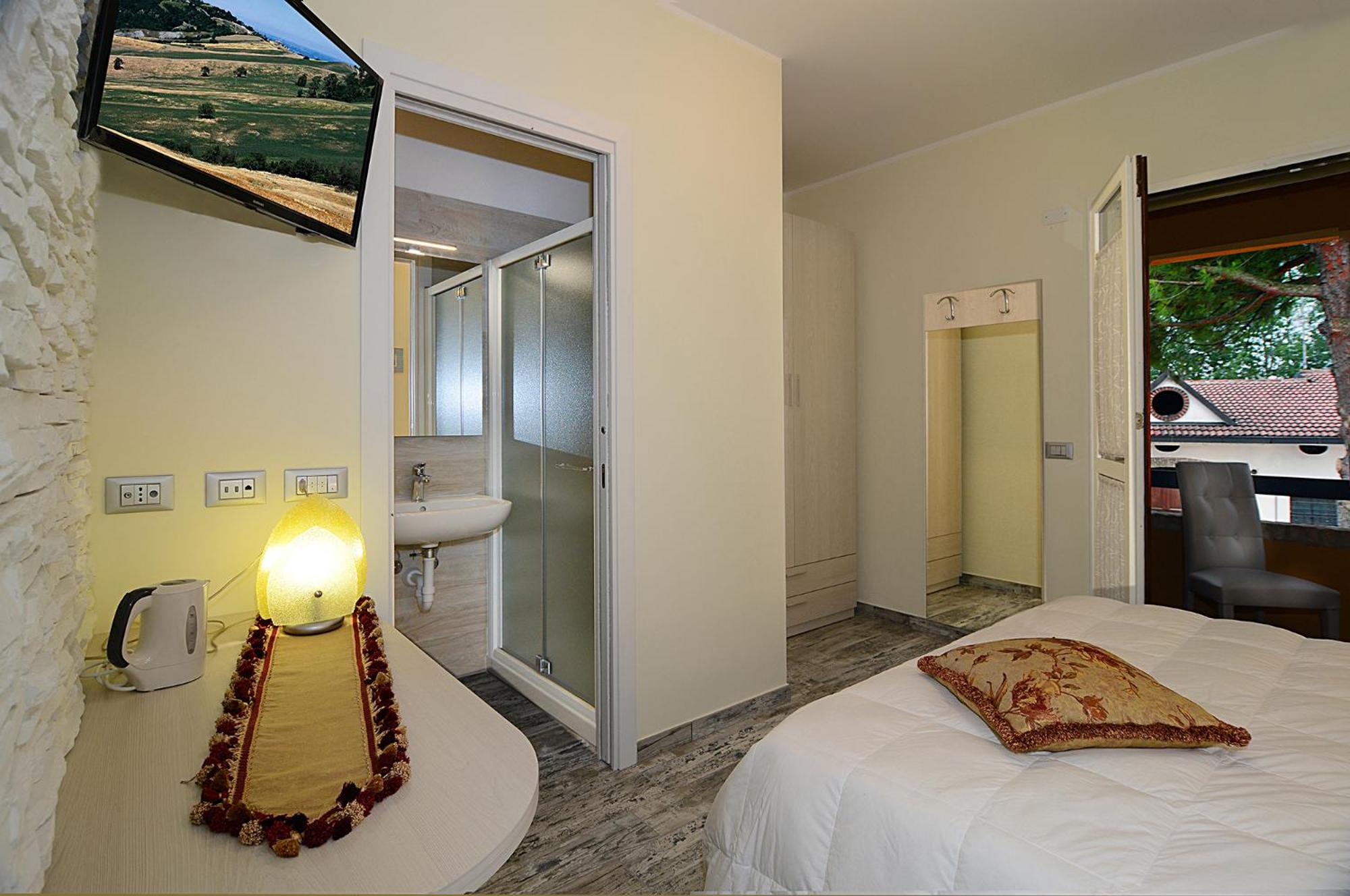 Single Room with Balcony photo 3