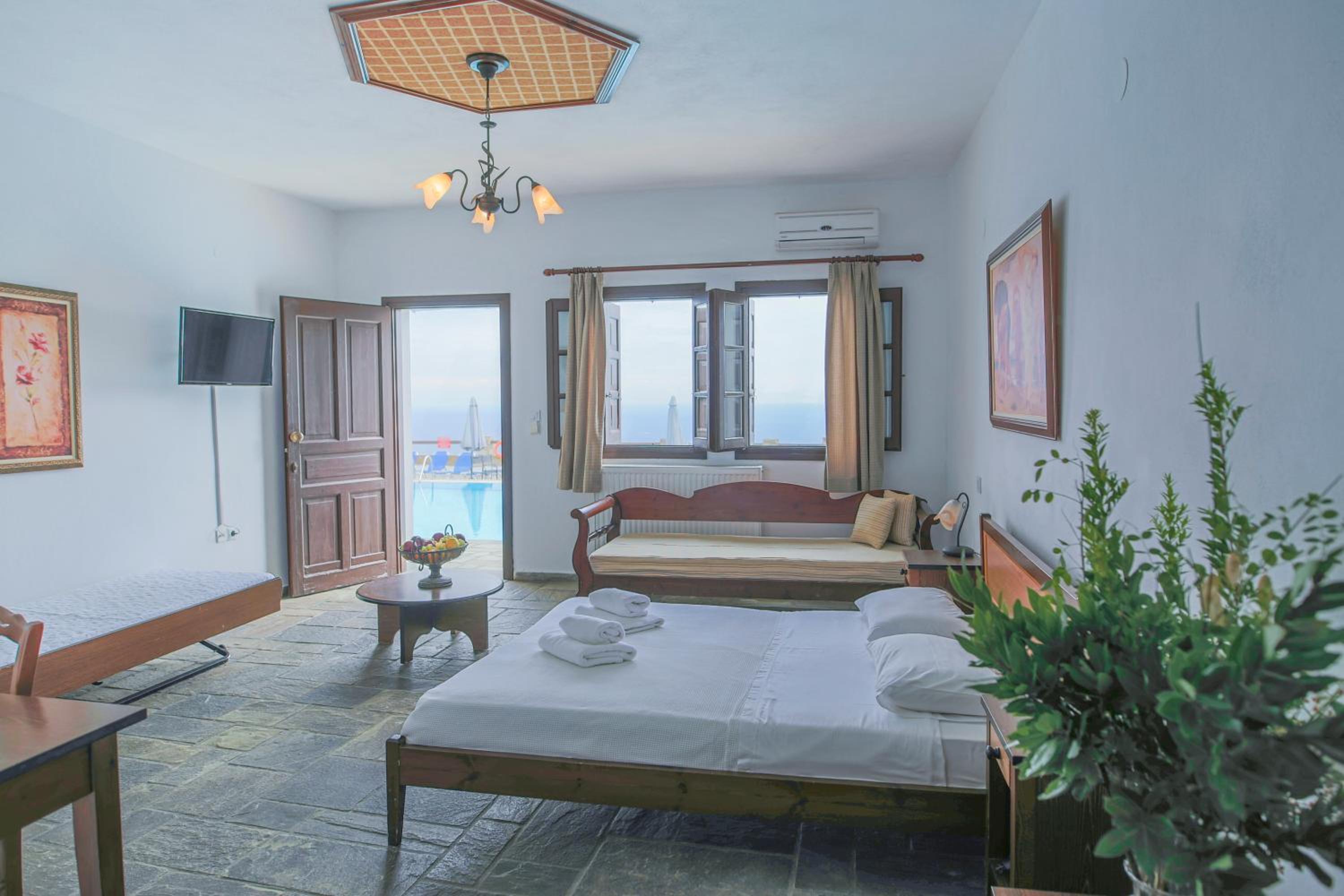 Double Room with Sea View - Photo 4