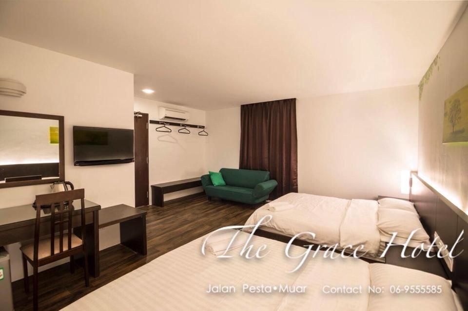 Deluxe Family Room photo 3