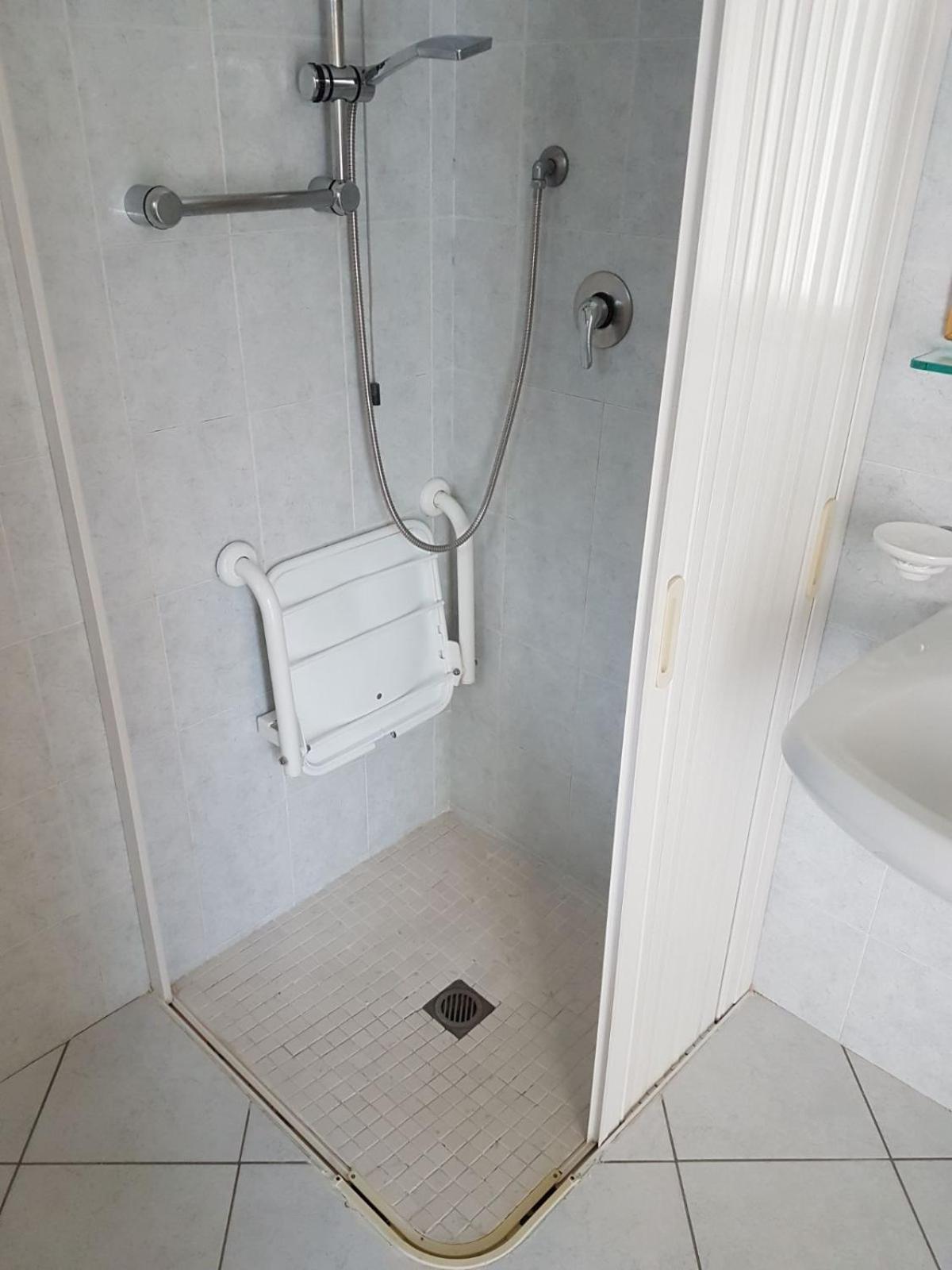 Double Room - Photo 6