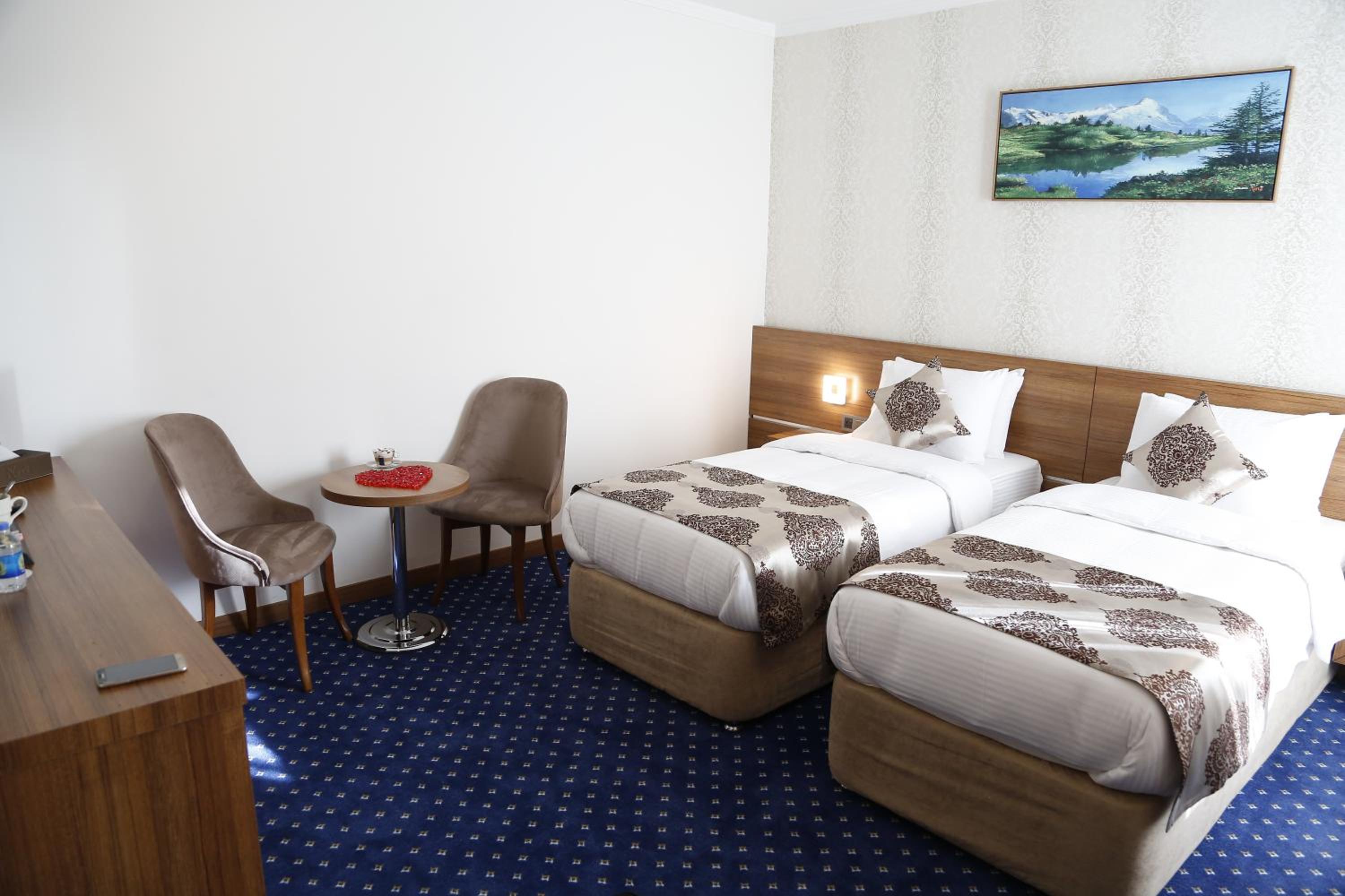 Double or Twin Room - Photo 7