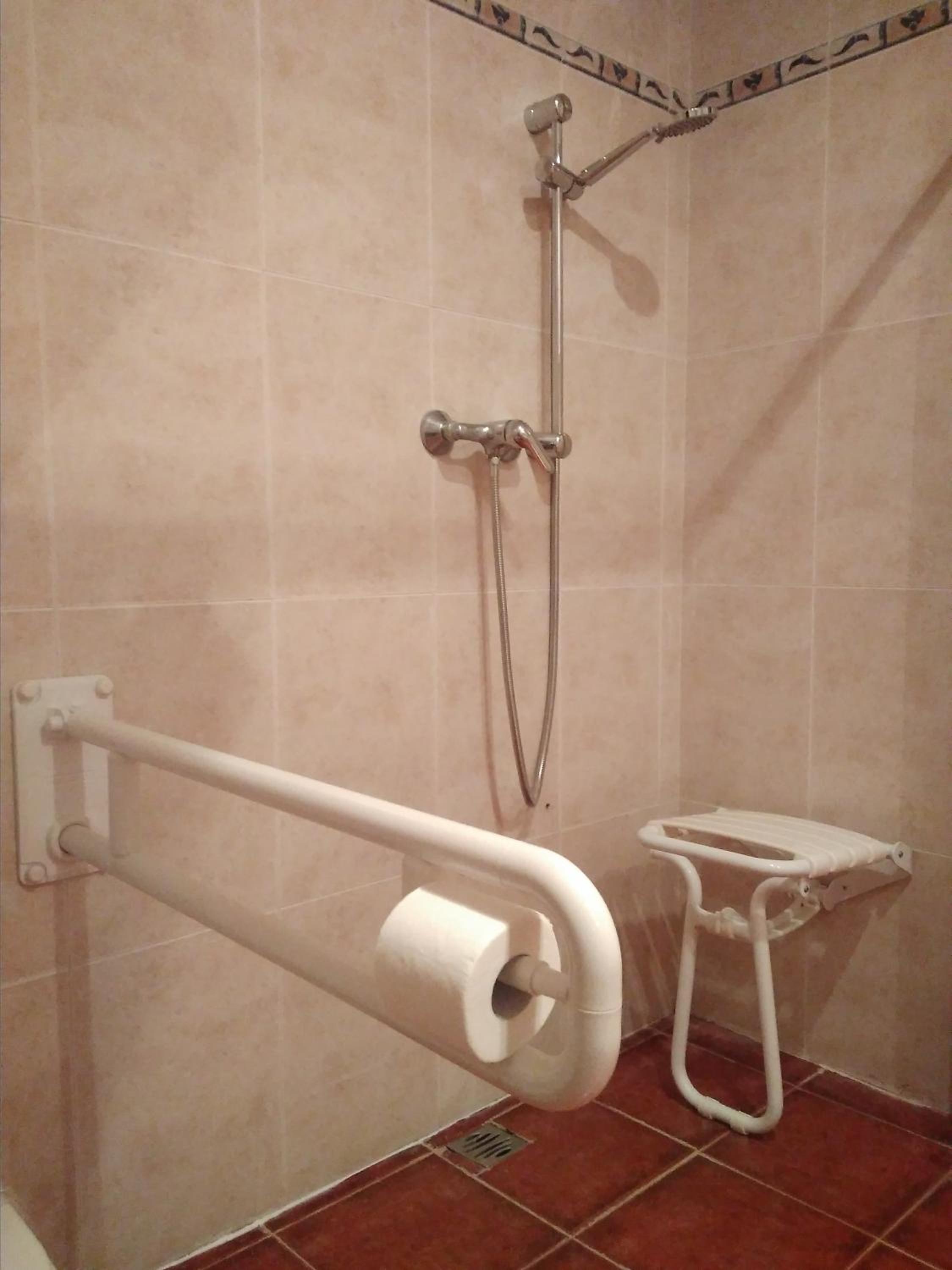 Double Room - Disability Access photo 2