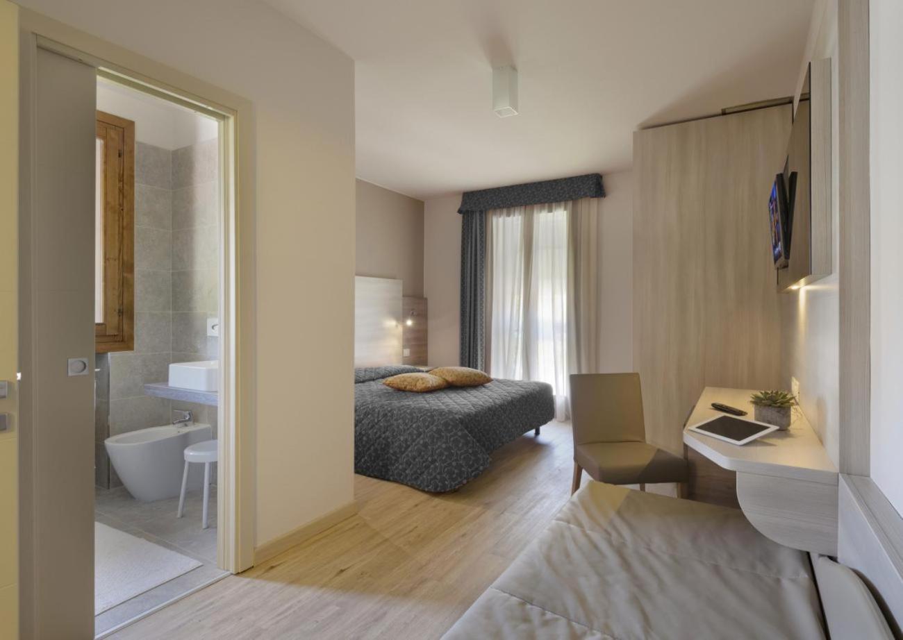 Double or Twin Room with Private Bathroom