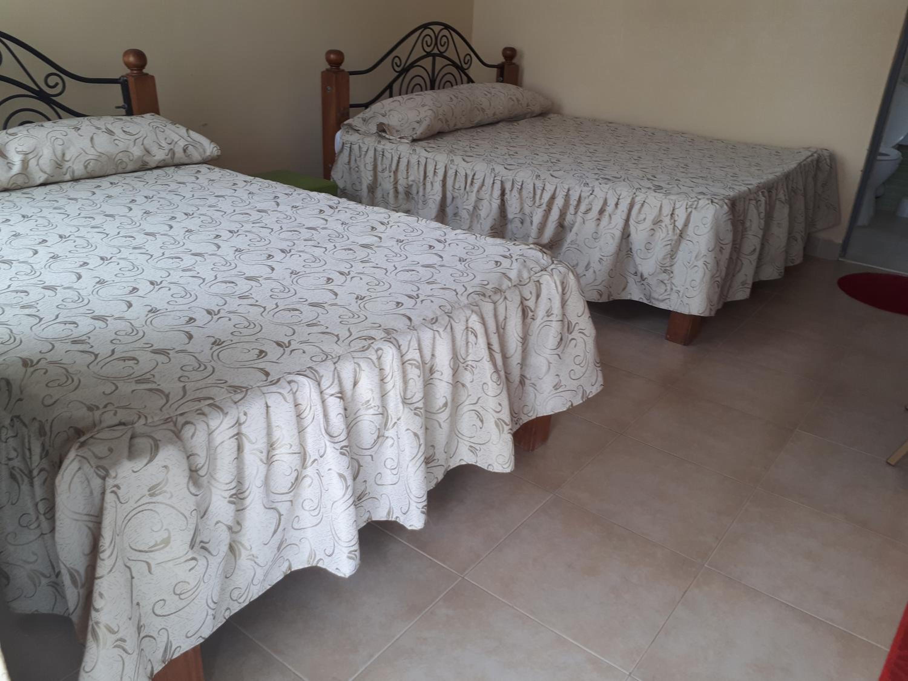 Large Double Room - Photo 1
