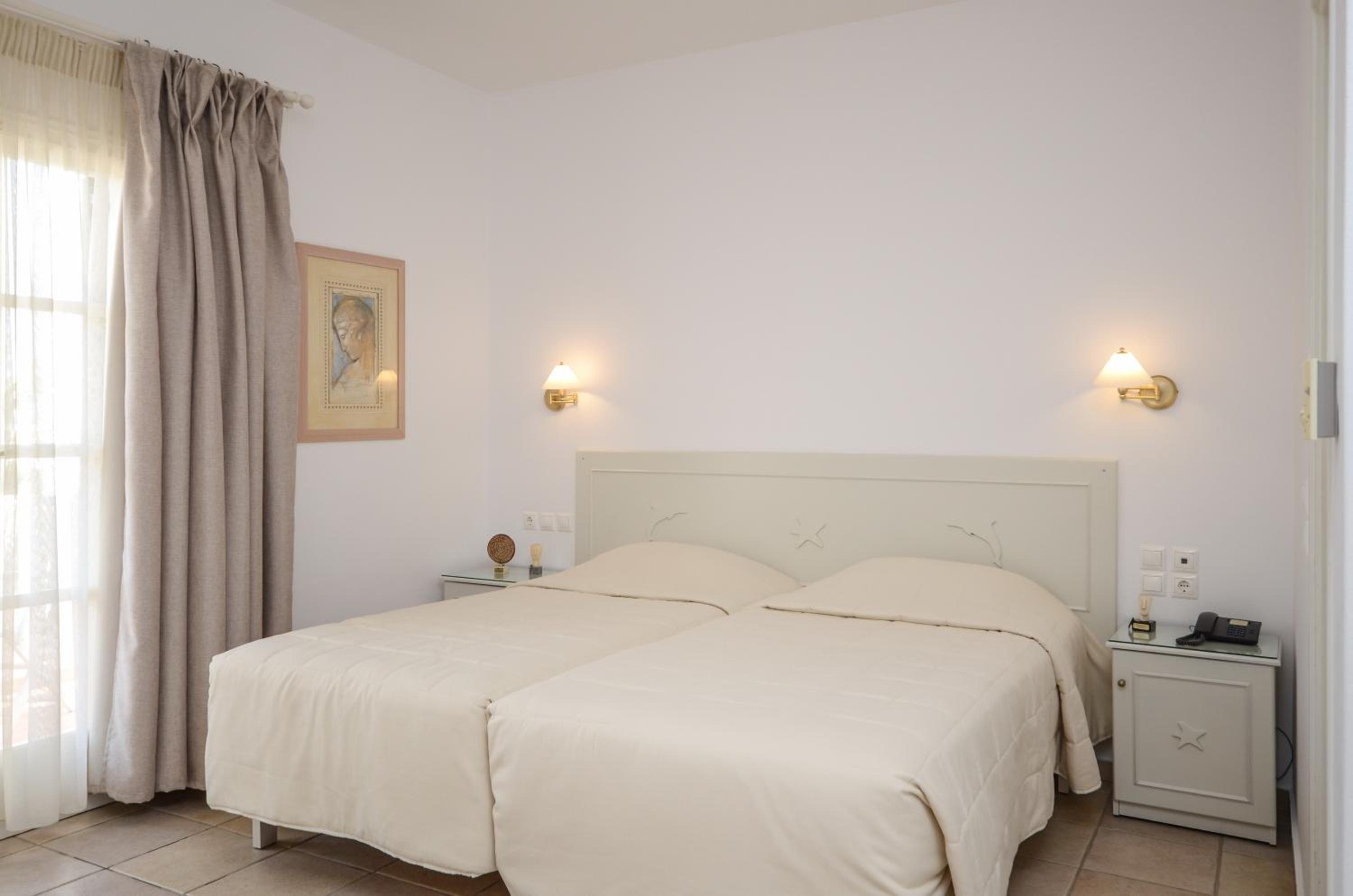 Standard Double or Twin Room - Photo 2