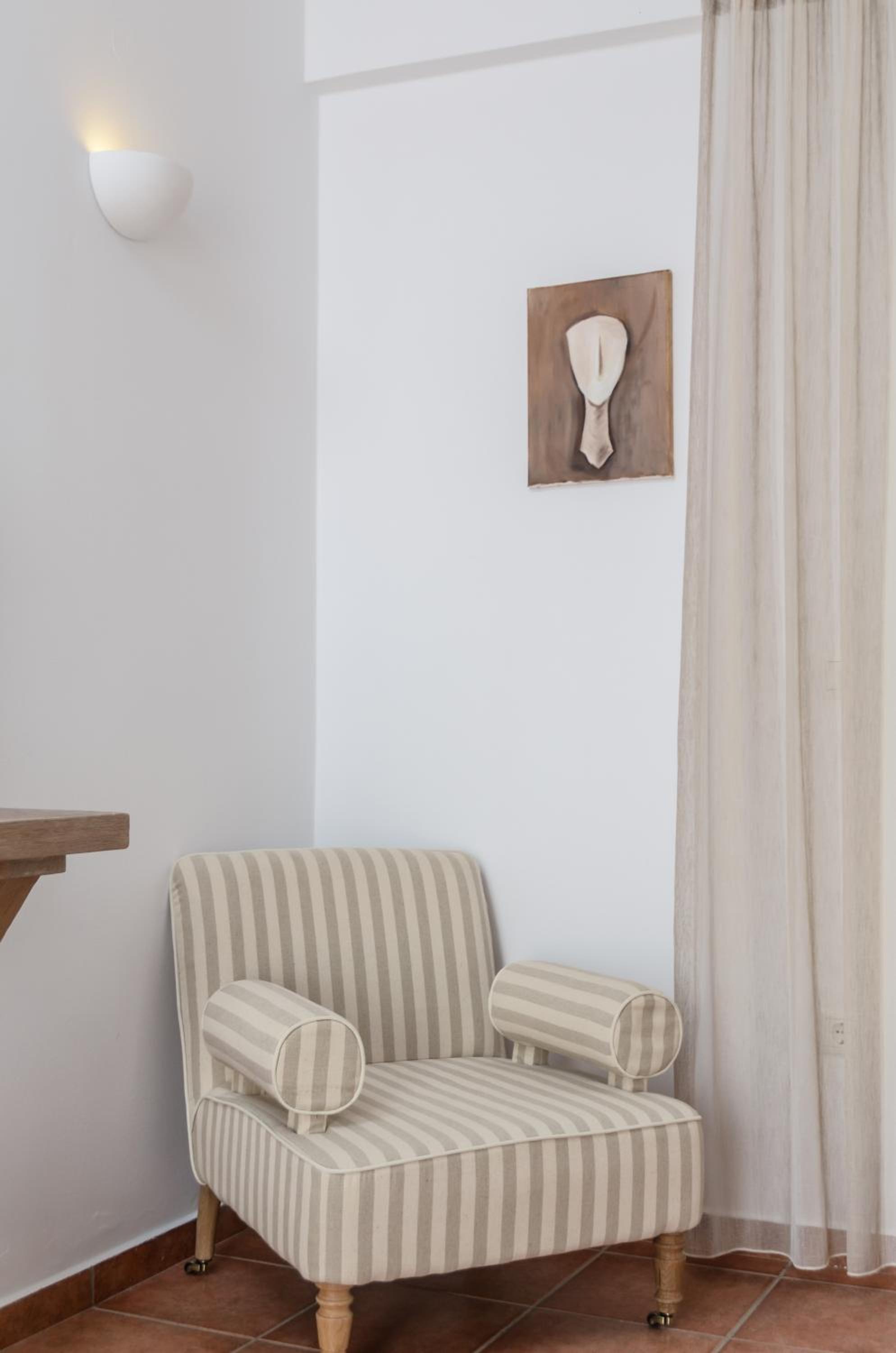 Honeymoon Room - Photo 17