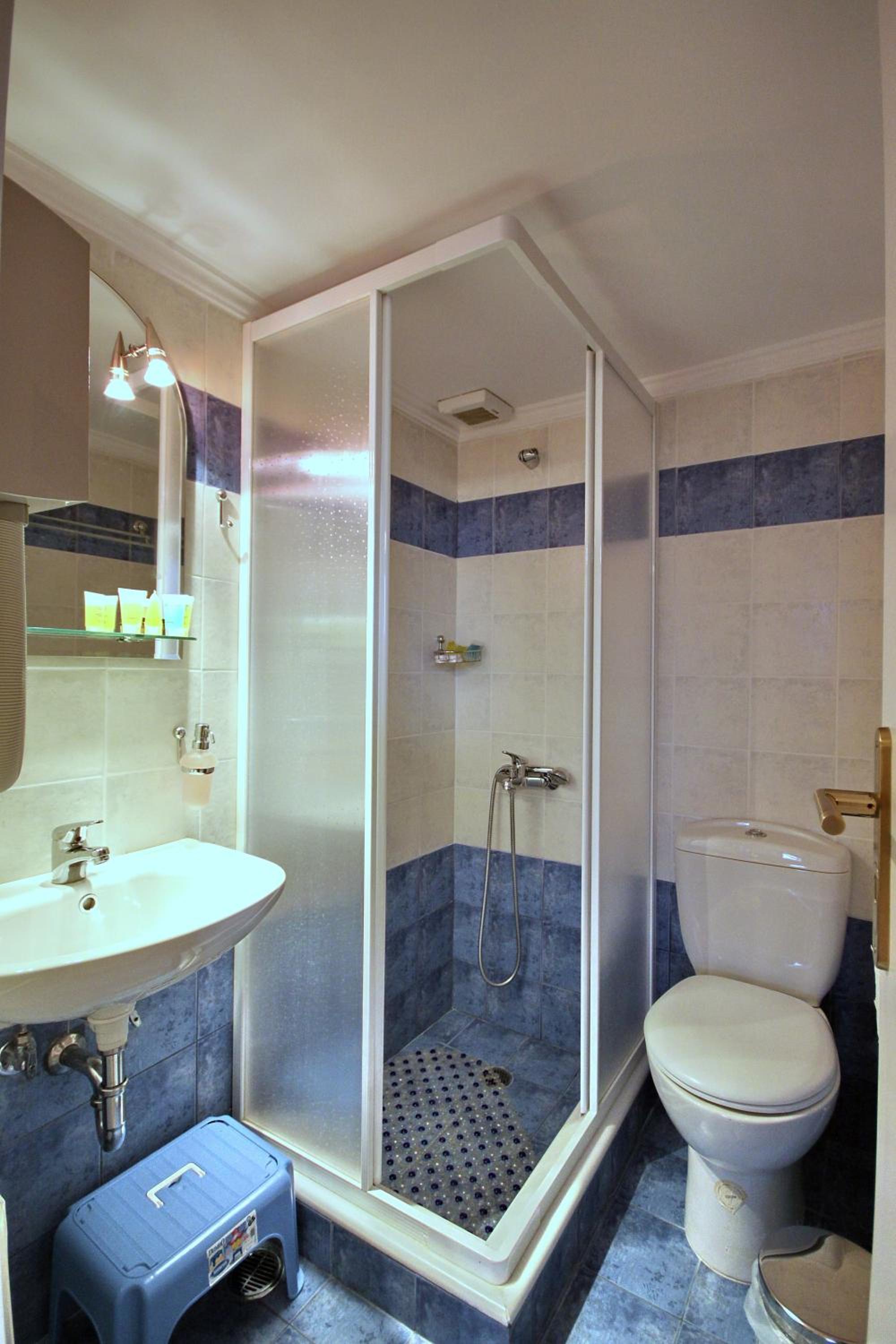Budget Double Room photo 2