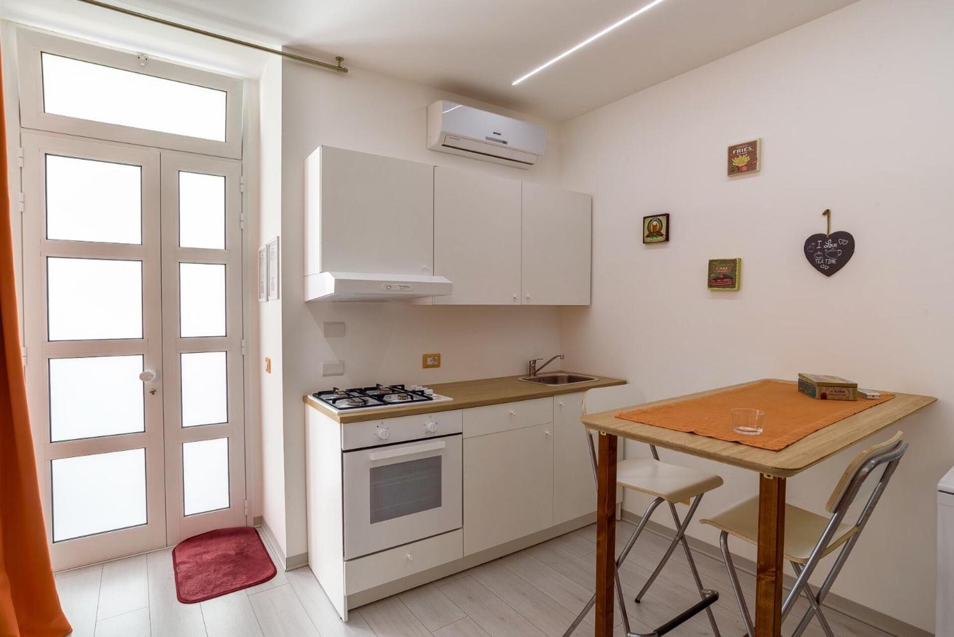 Studio Apartment - Photo 12