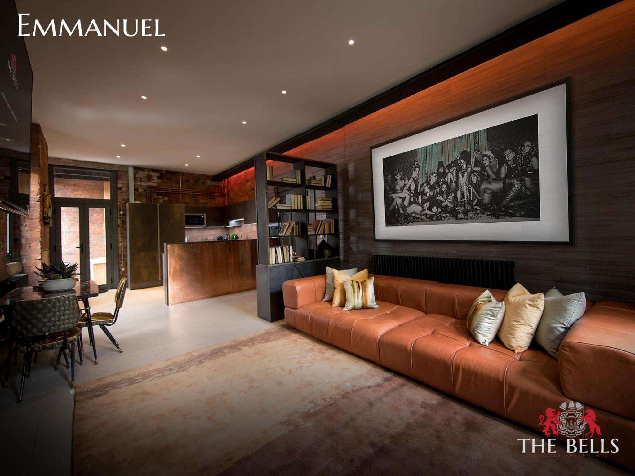 Emmanuel - Two Bedroom Suite with Balcony and Hot Tub photo 2