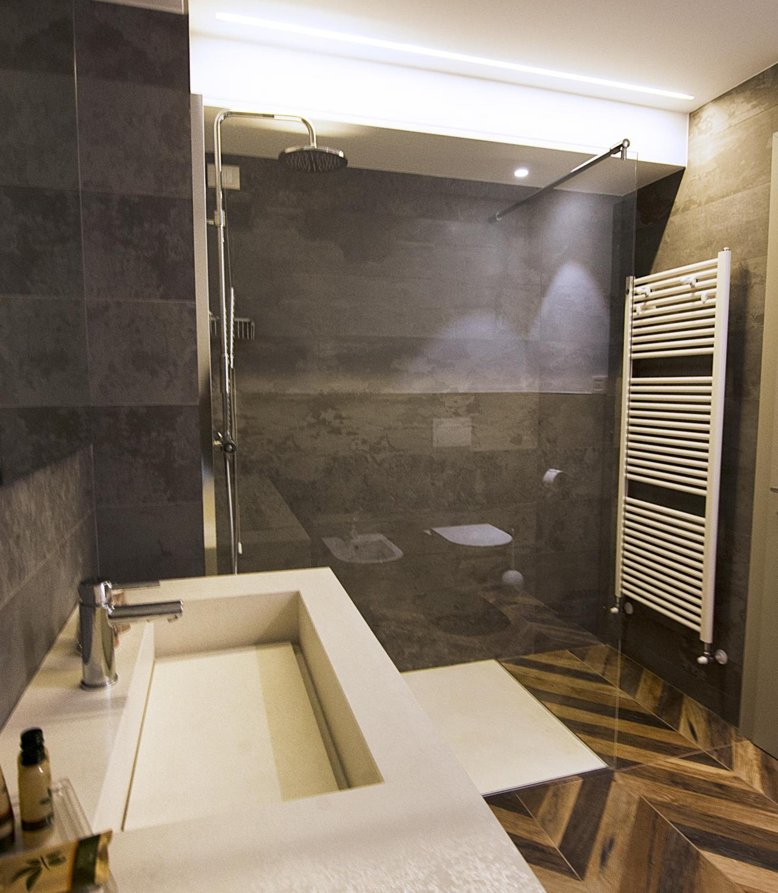 Suite with Balcony and Garden View photo 2
