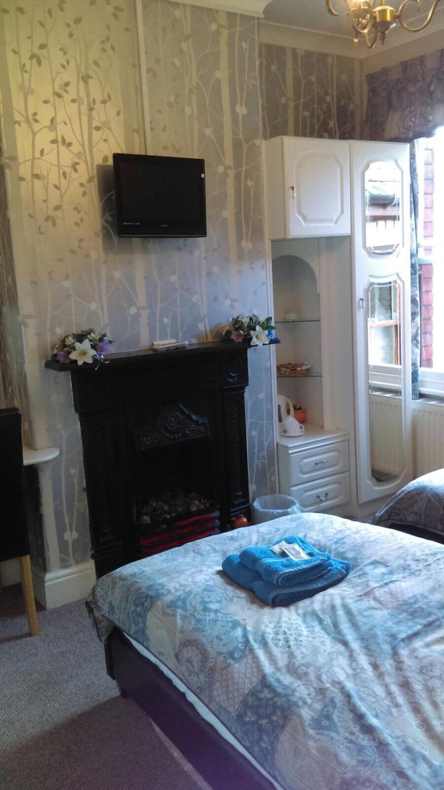Small Twin Room photo 2