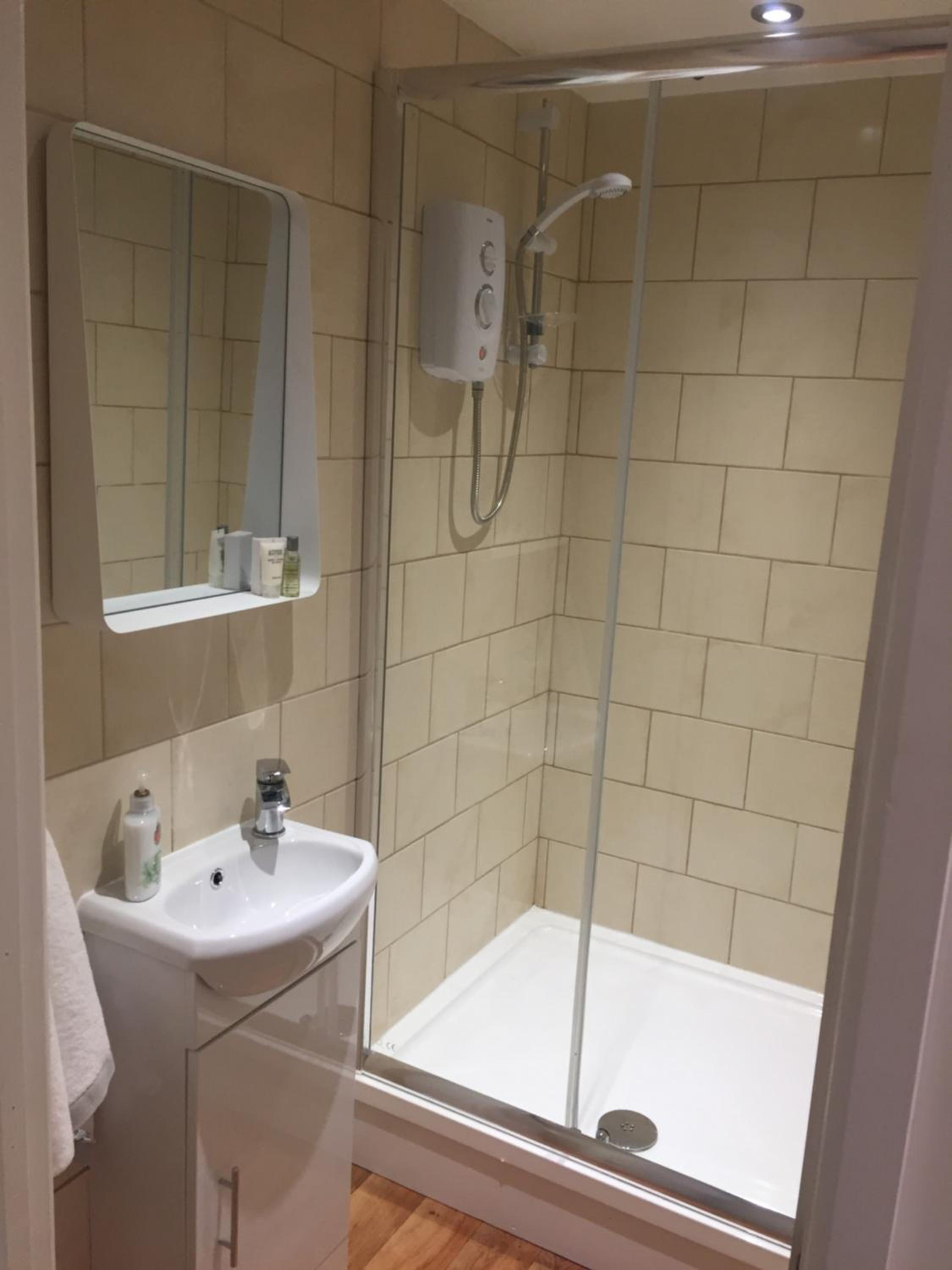 Deluxe Double Room with Shower photo 2