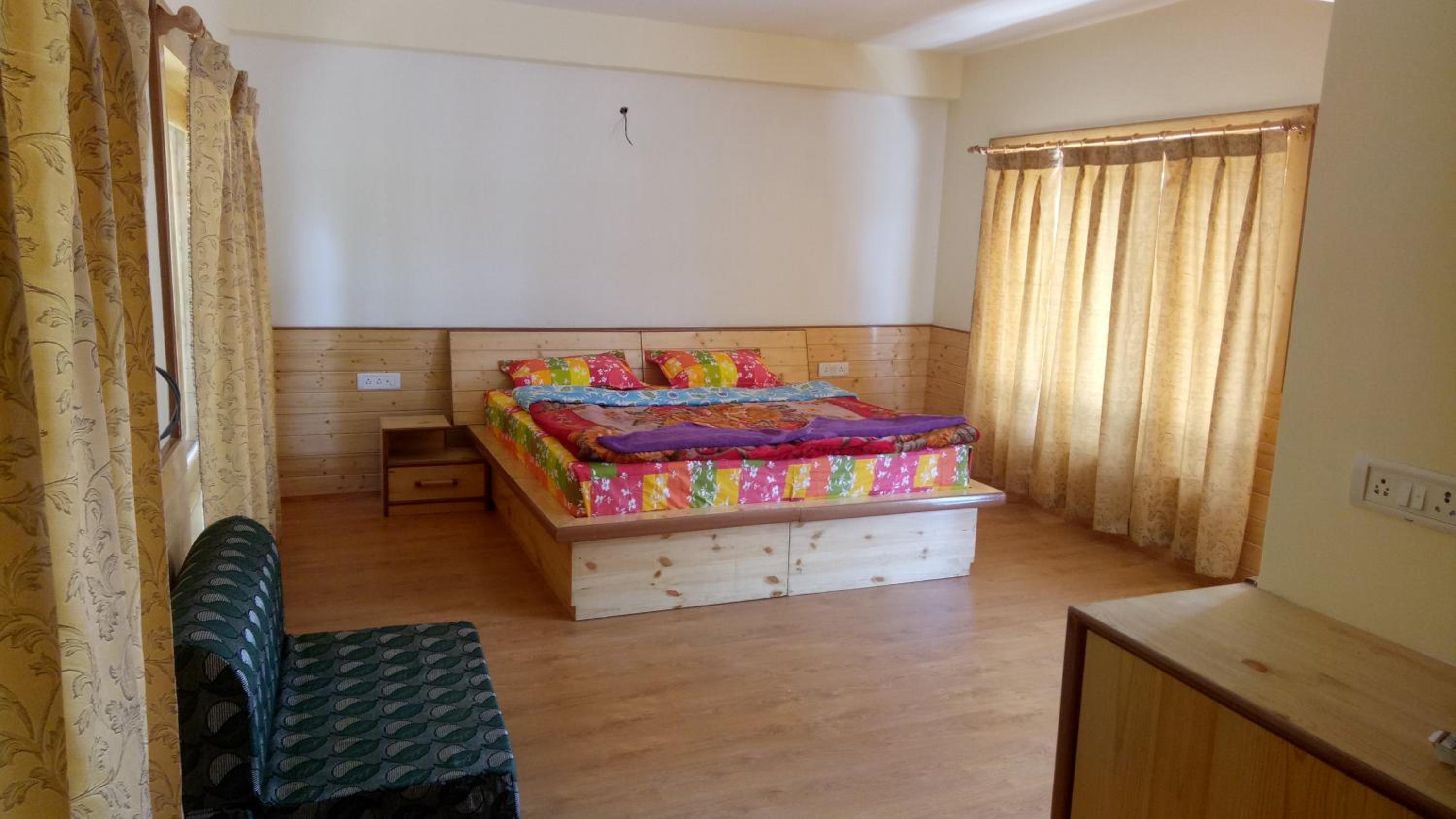 Deluxe King Room