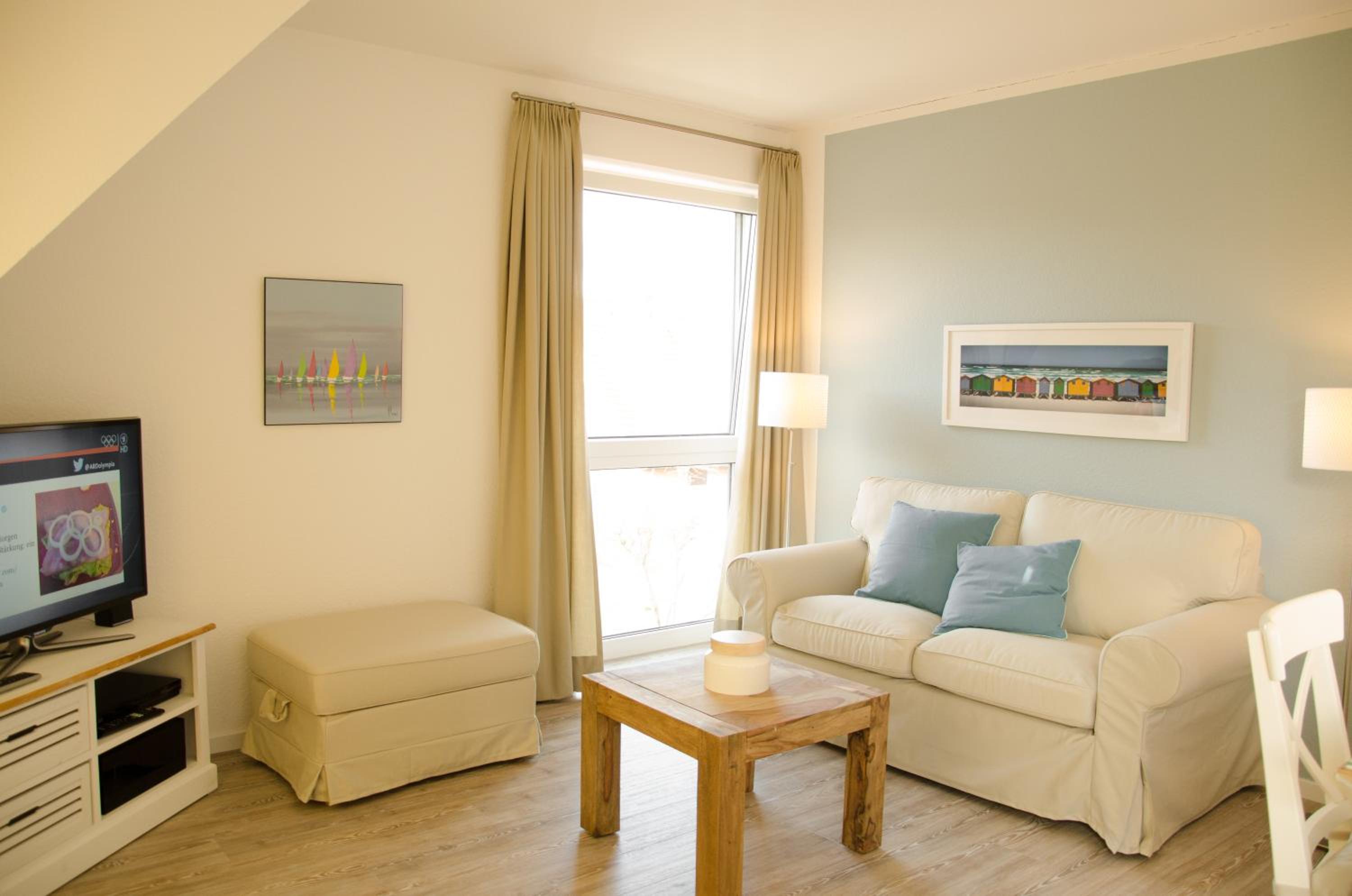 Apartment with Balcony photo 1