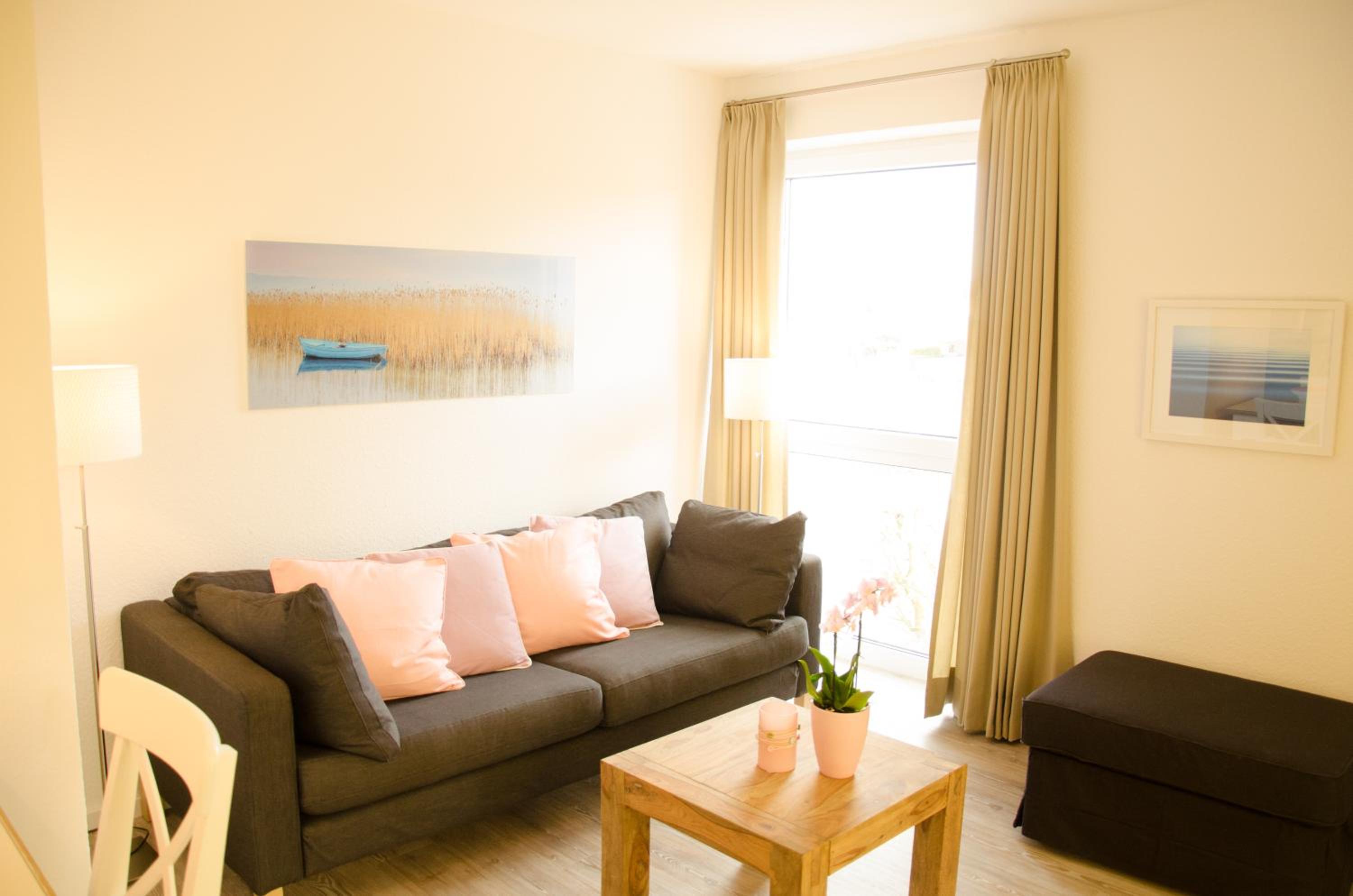 Apartment with Balcony photo 2
