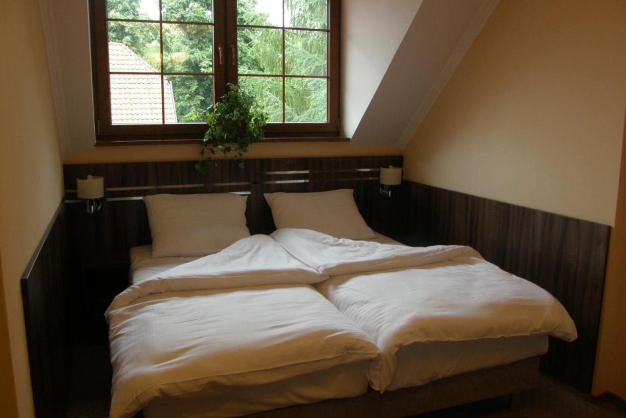 Double or Twin Room - Photo 3