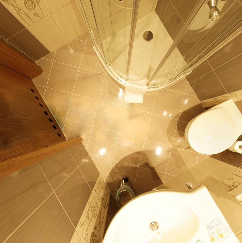 Double or Twin Room - Photo 4